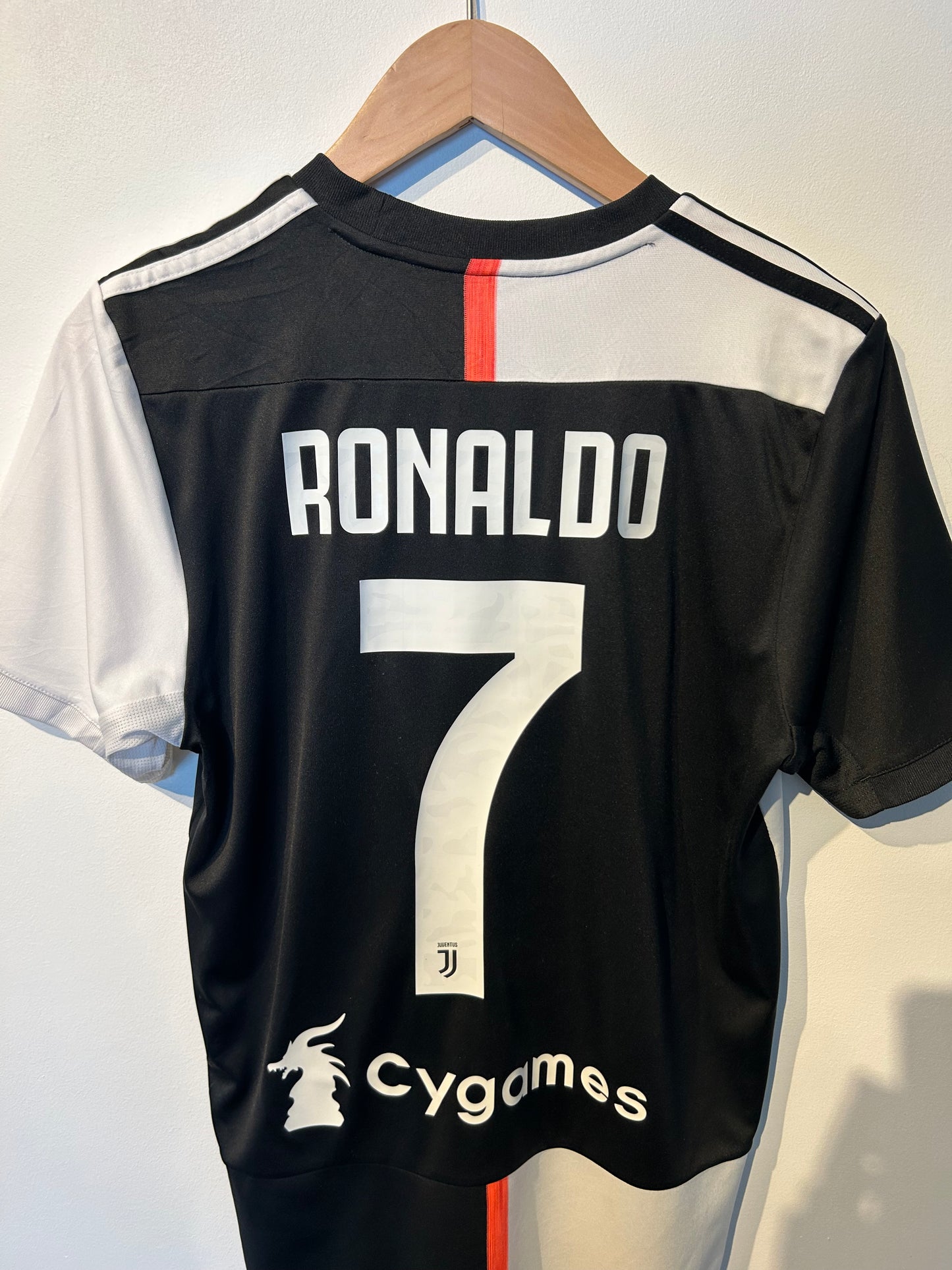 Juventus 2019-20 Home Shirt - Ronaldo #7 - S