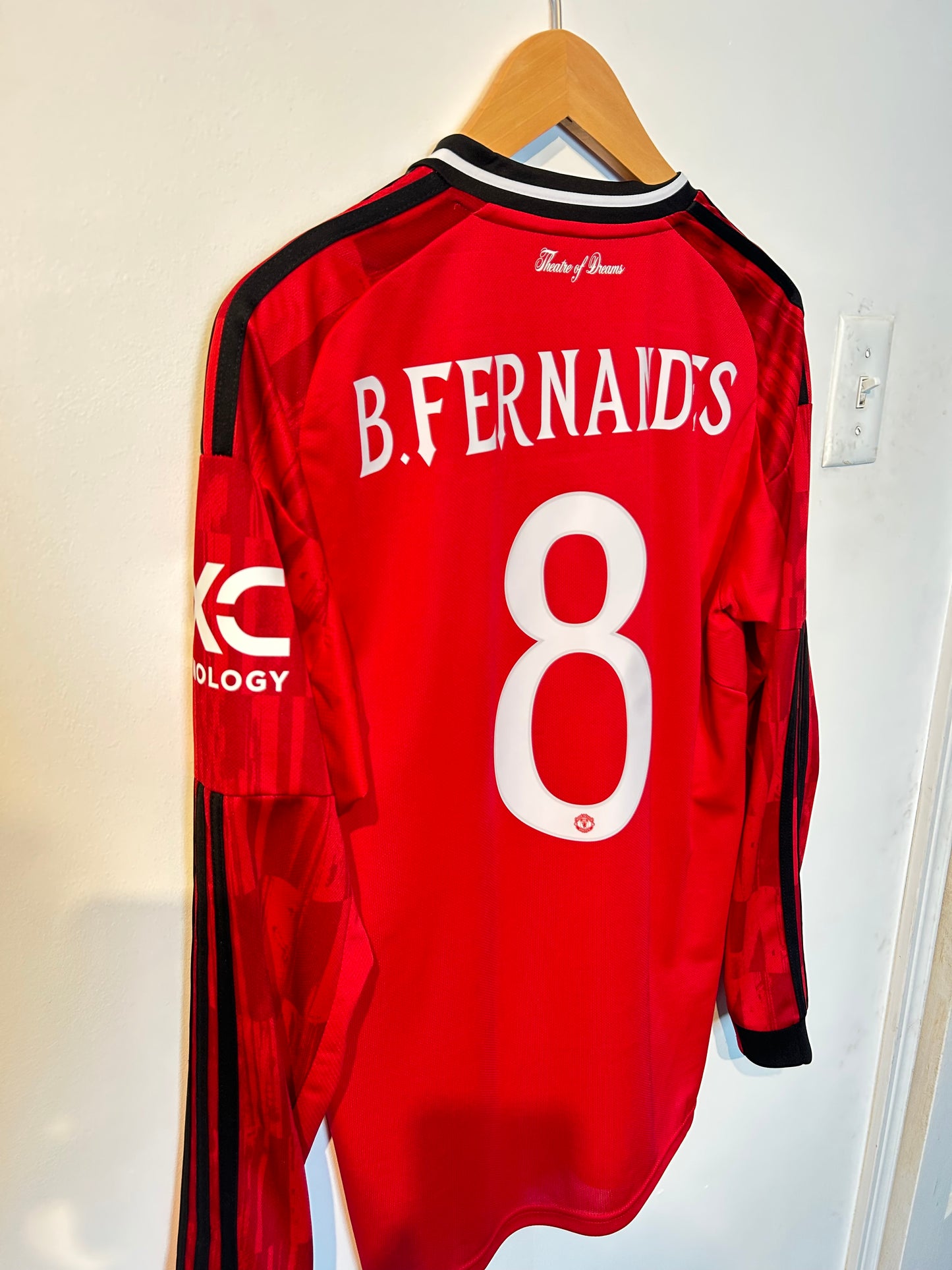 Manchester United 2025-26 Home Shirt L/S - B. Fernandes #8 - S BNWT