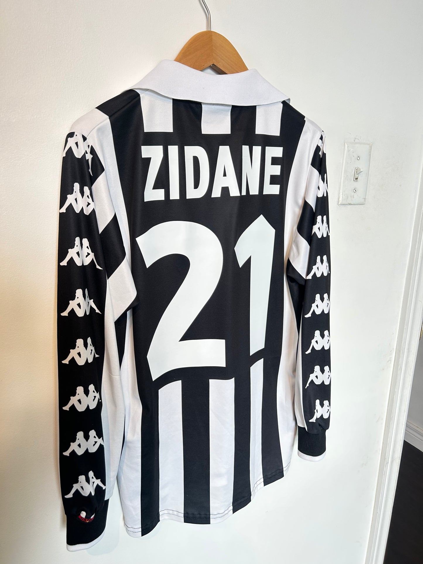 Juventus 1999-00 Home Shirt L/S - Zidane #21 - S