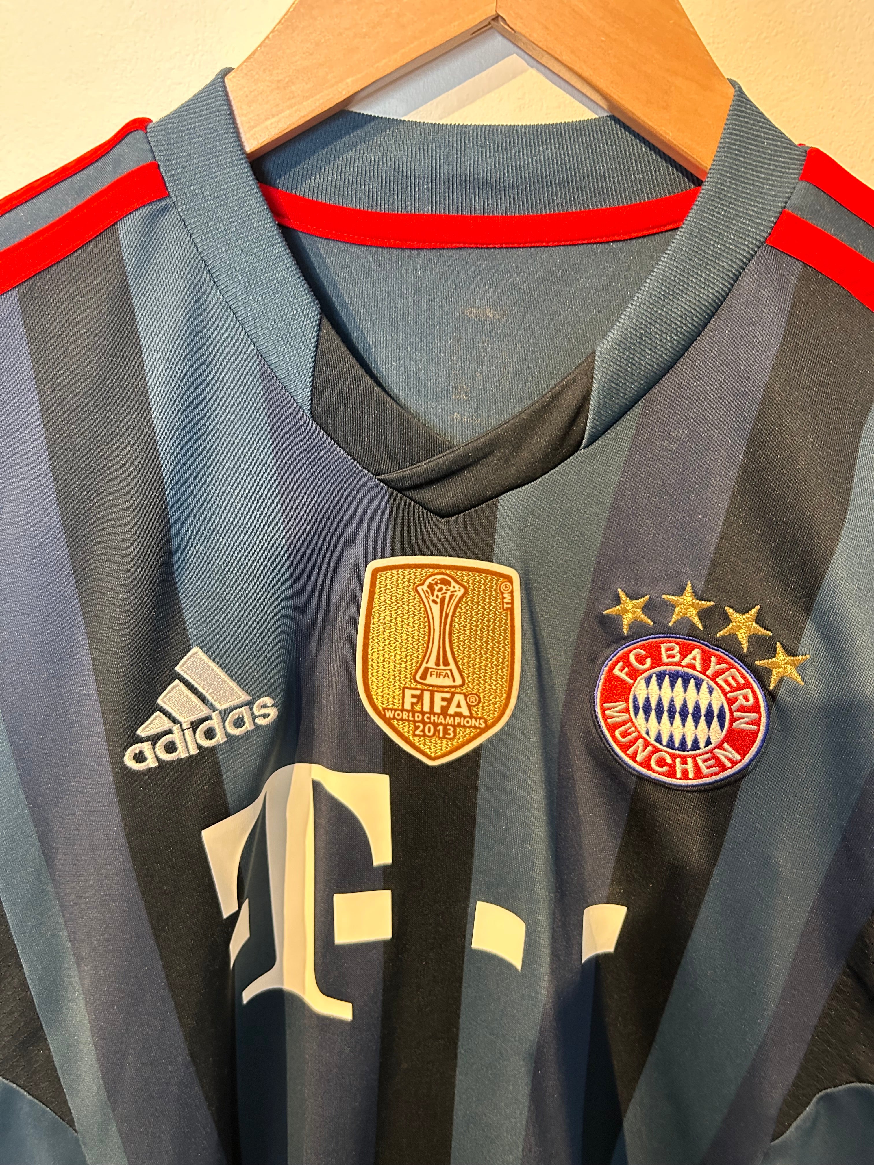 Bayern Munich 2013-14 Third Shirt - Ribery #7 - M – Football Heaven
