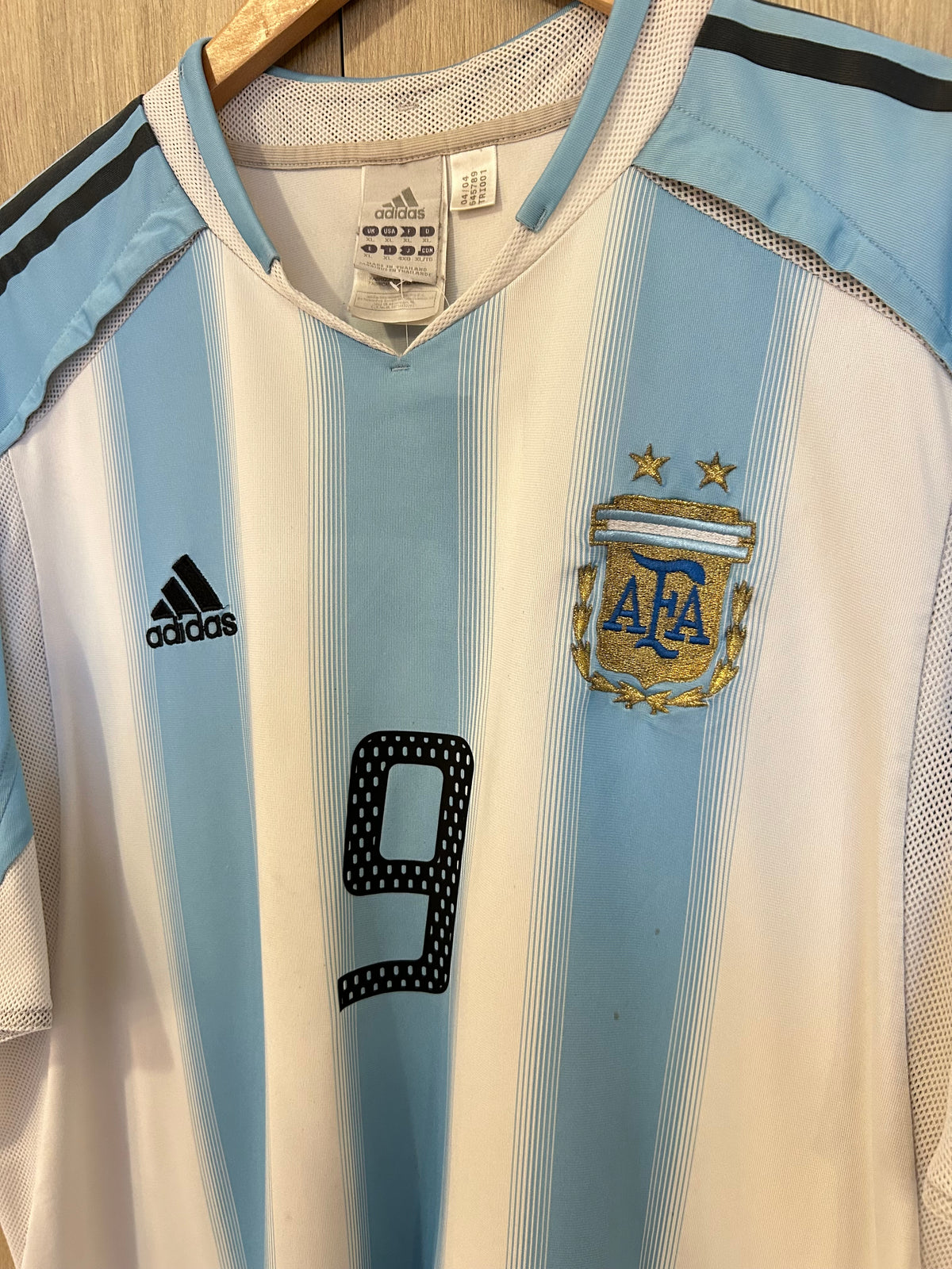 Argentina 2004-05 Home Shirt - Crespo #9 - XL