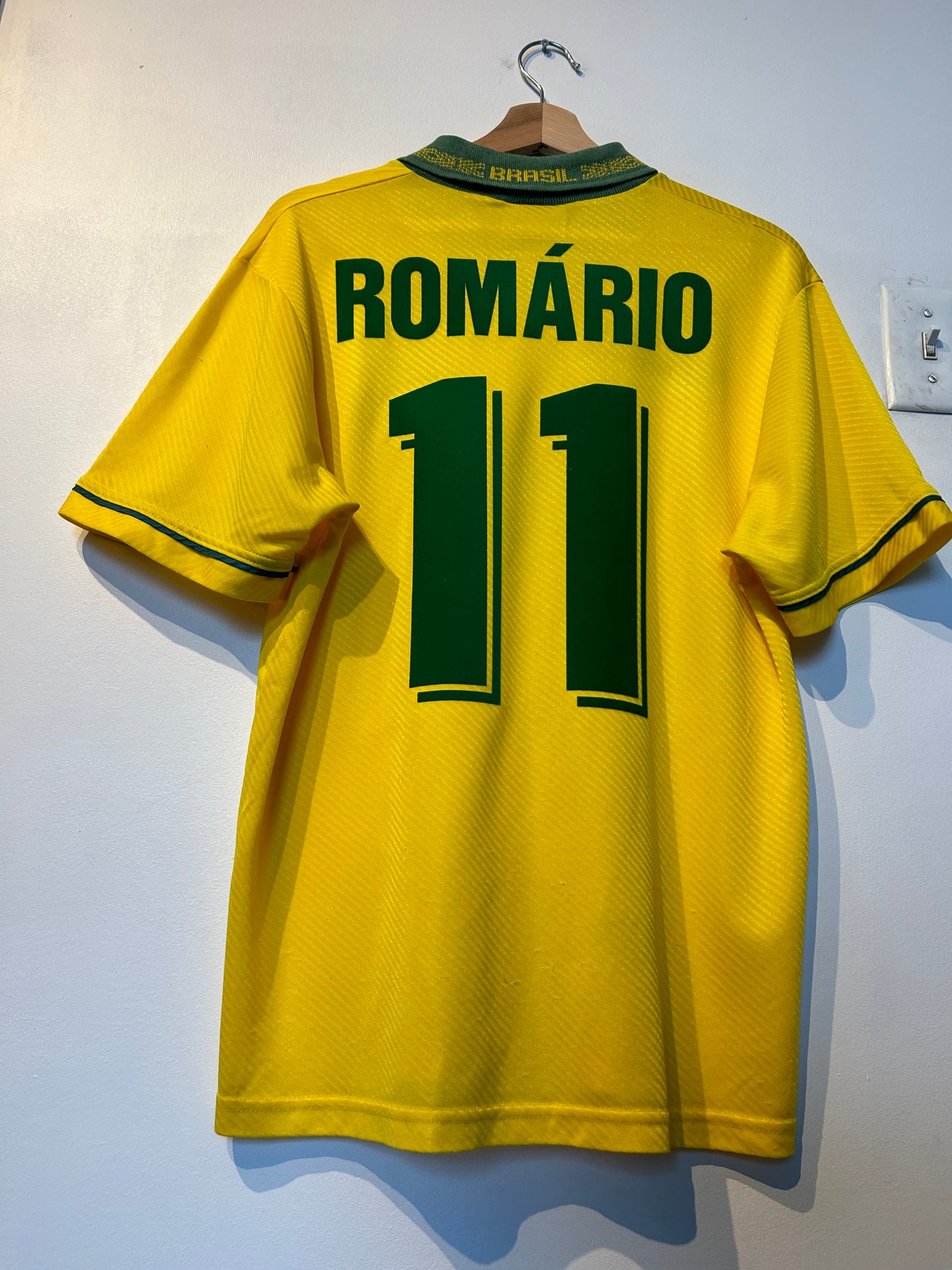 Brazil 1993-94 Home Shirt - Romario #11 - M