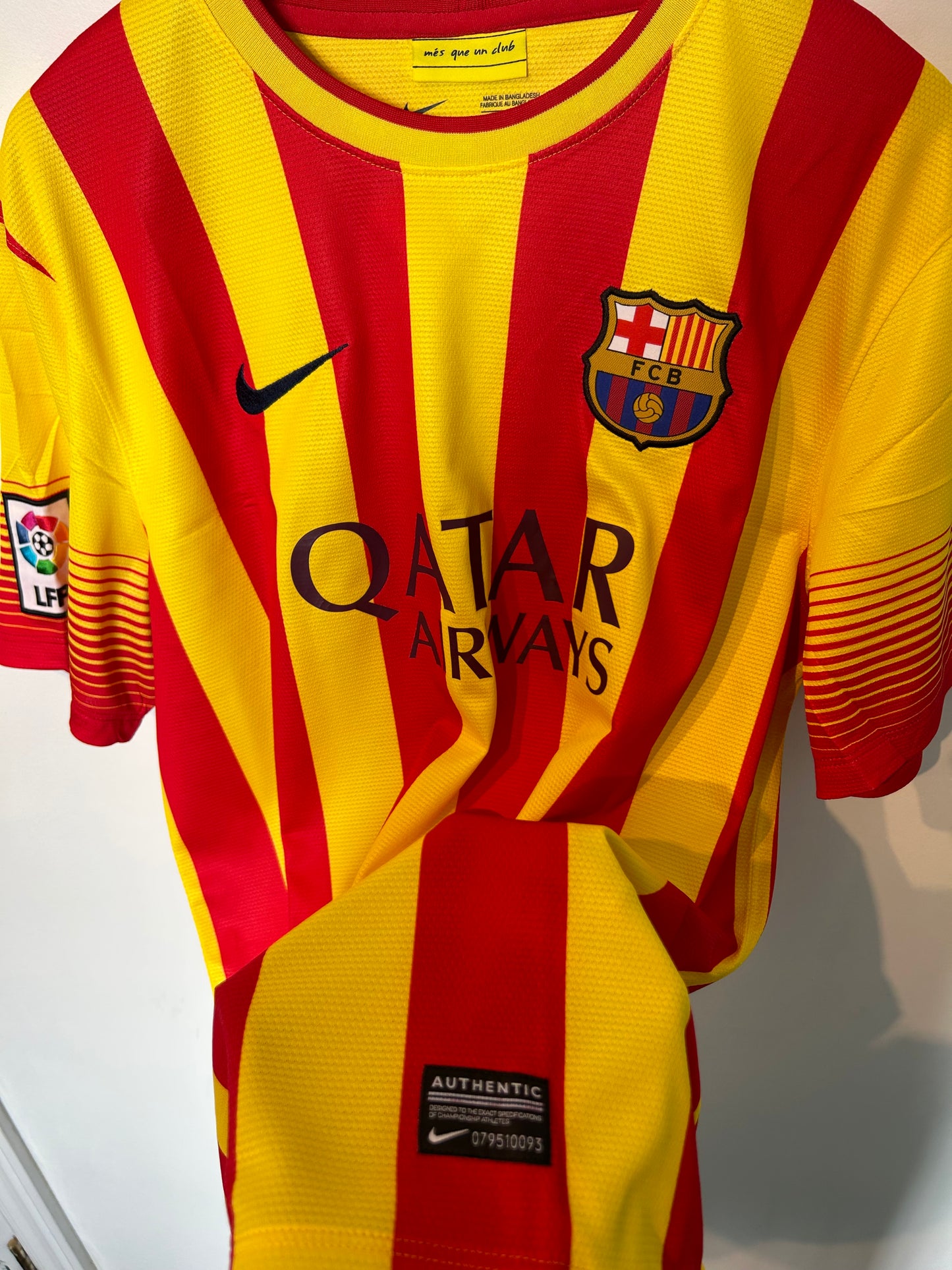 Barcelona 2013-14 Away Shirt - Neymar Jr. #11 - L