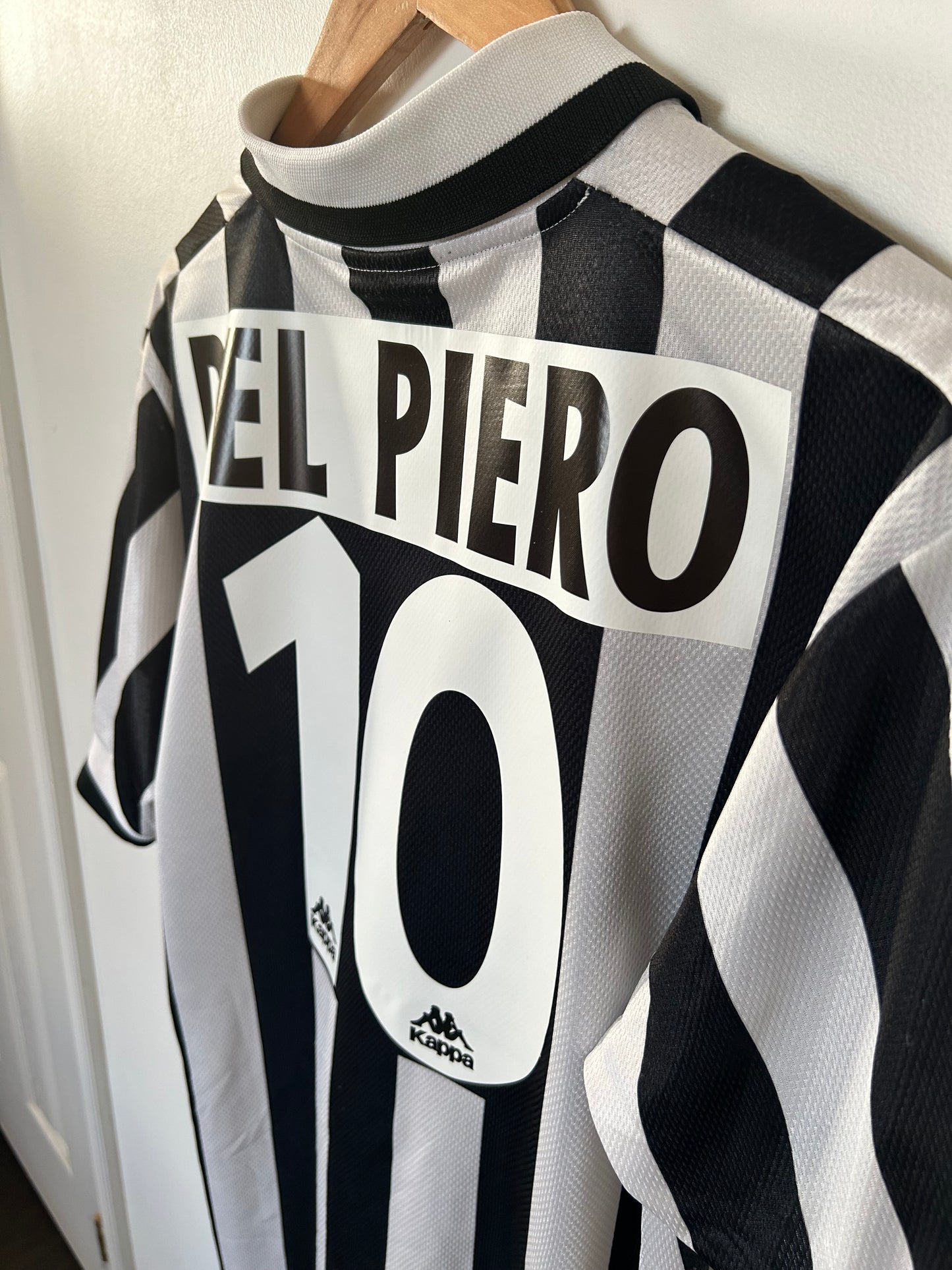 Juventus 1996-97 Home Shirt - Del Piero #10 - M