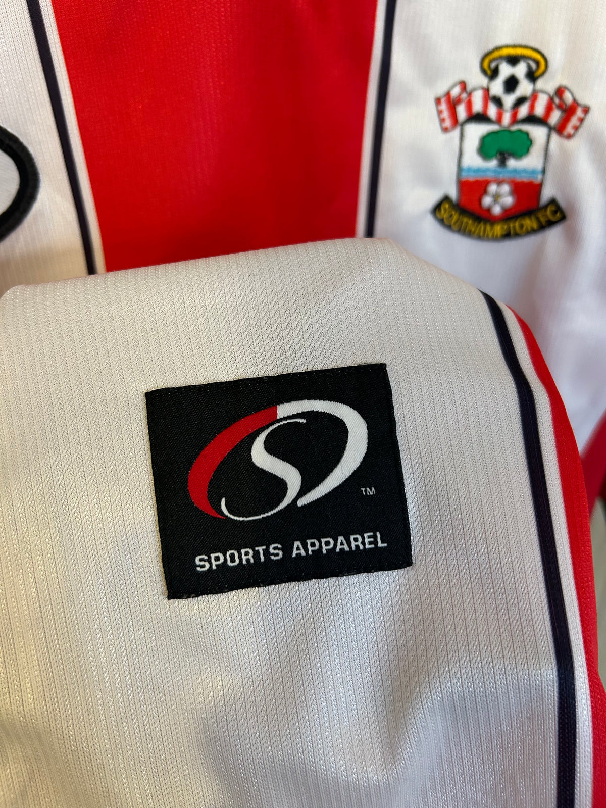 Southampton 1999-01 Home Shirt - M. Hughes #9 - M