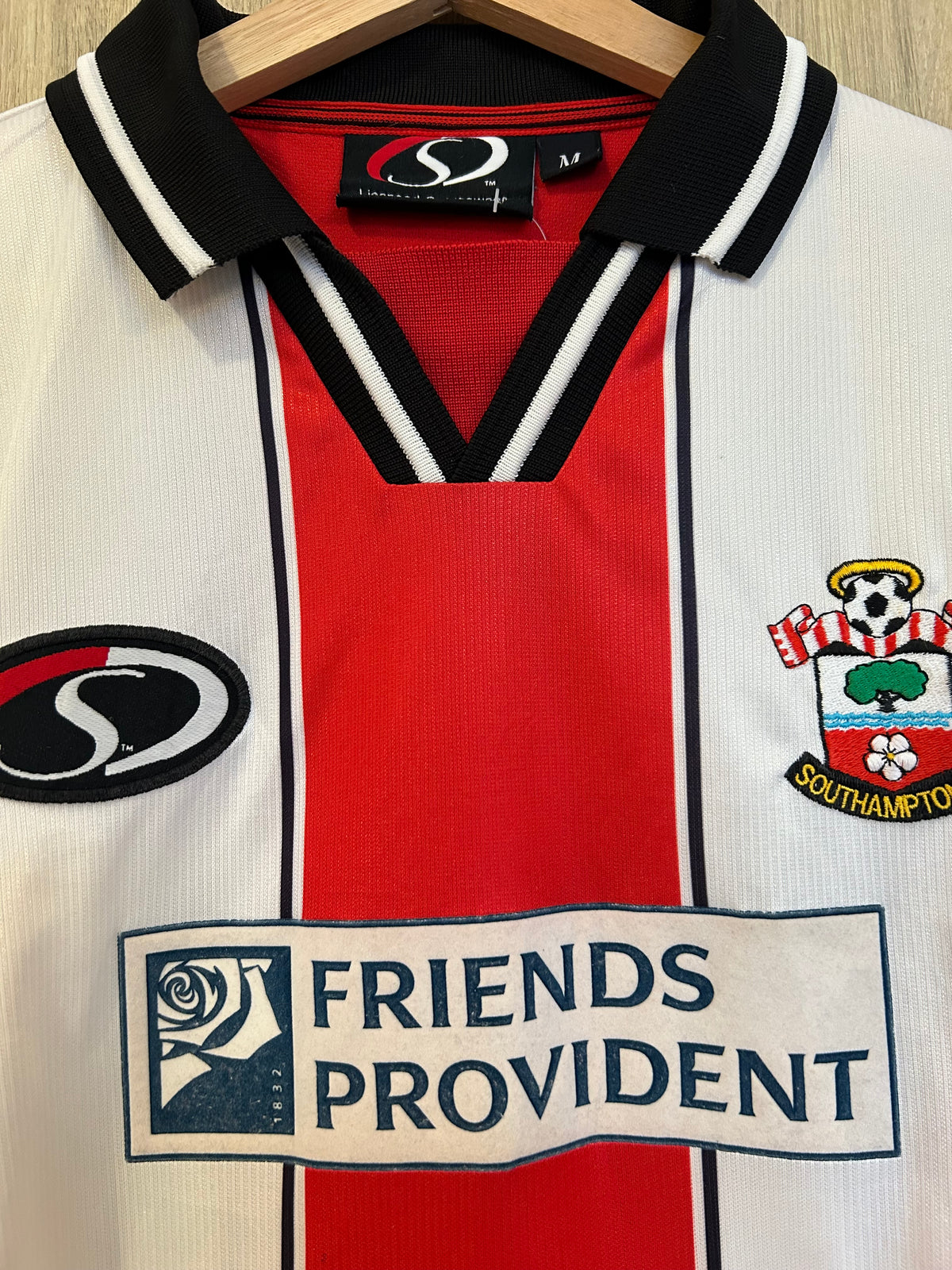 Southampton 1999-01 Home Shirt - M. Hughes #9 - M