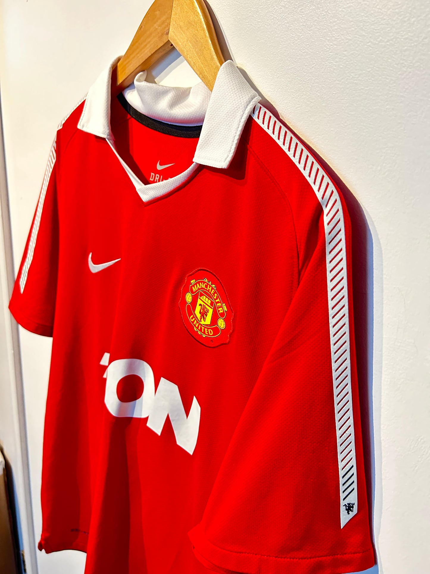 Manchester United 2010-11 Home Shirt - Berbatov #9 - L