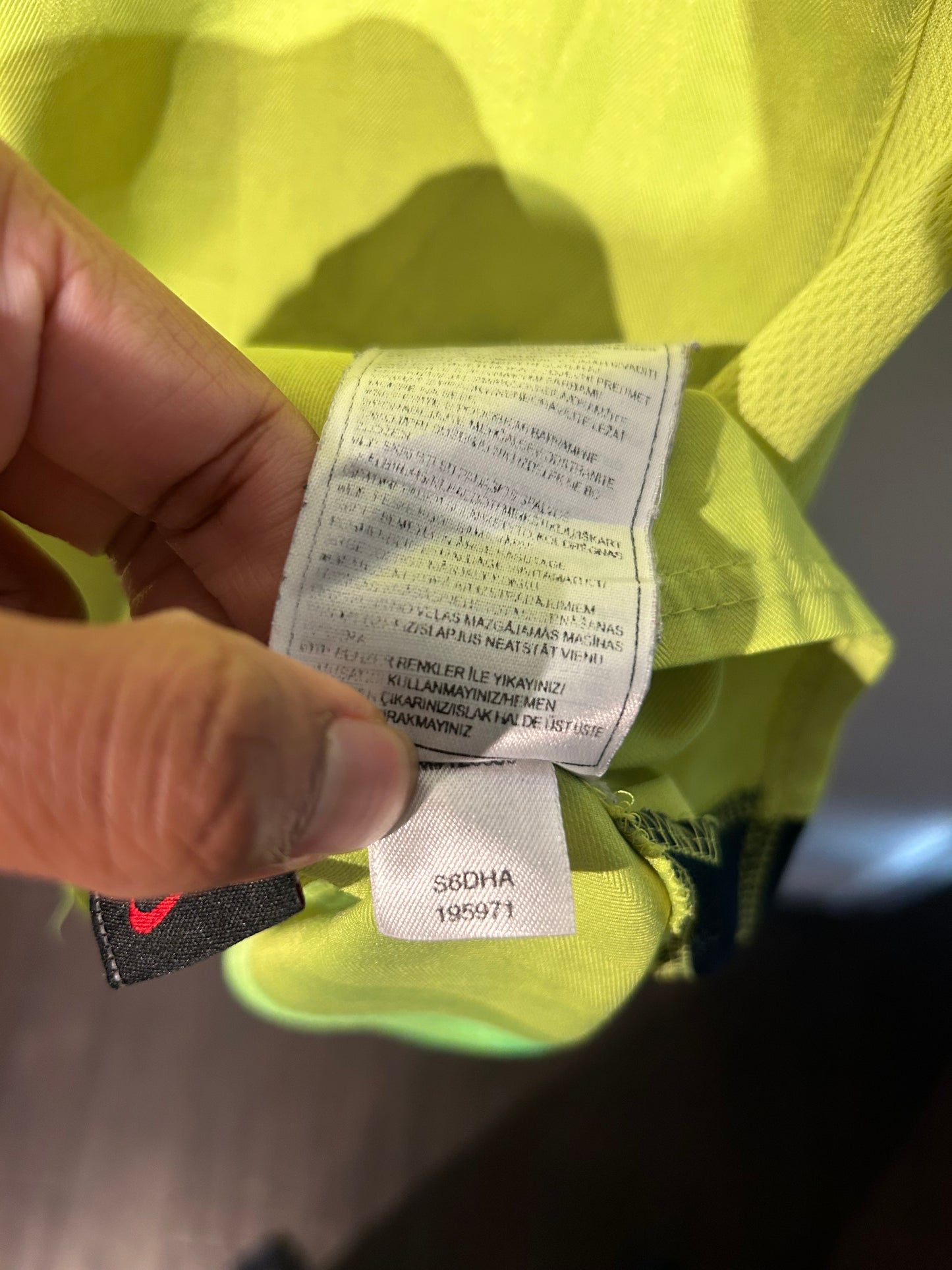 FC Barcelona 2005-06 Away Shirt - Messi $30 - S