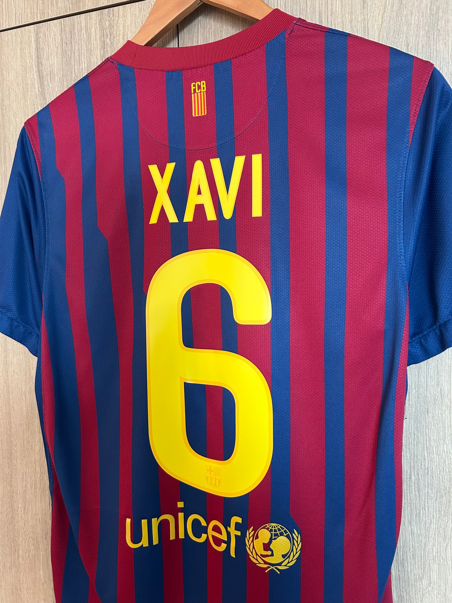 Barcelona 2011-12 Home Shirt - Xavi #6 - S
