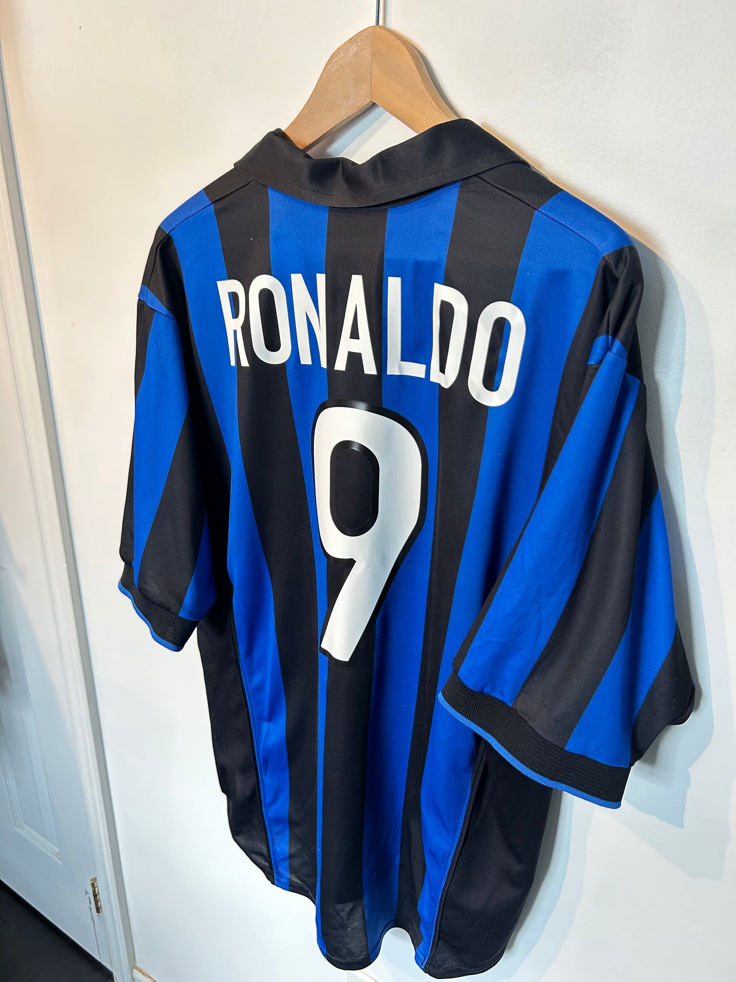 Inter Milan 1998-99 Home Shirt - Ronaldo #9 - L
