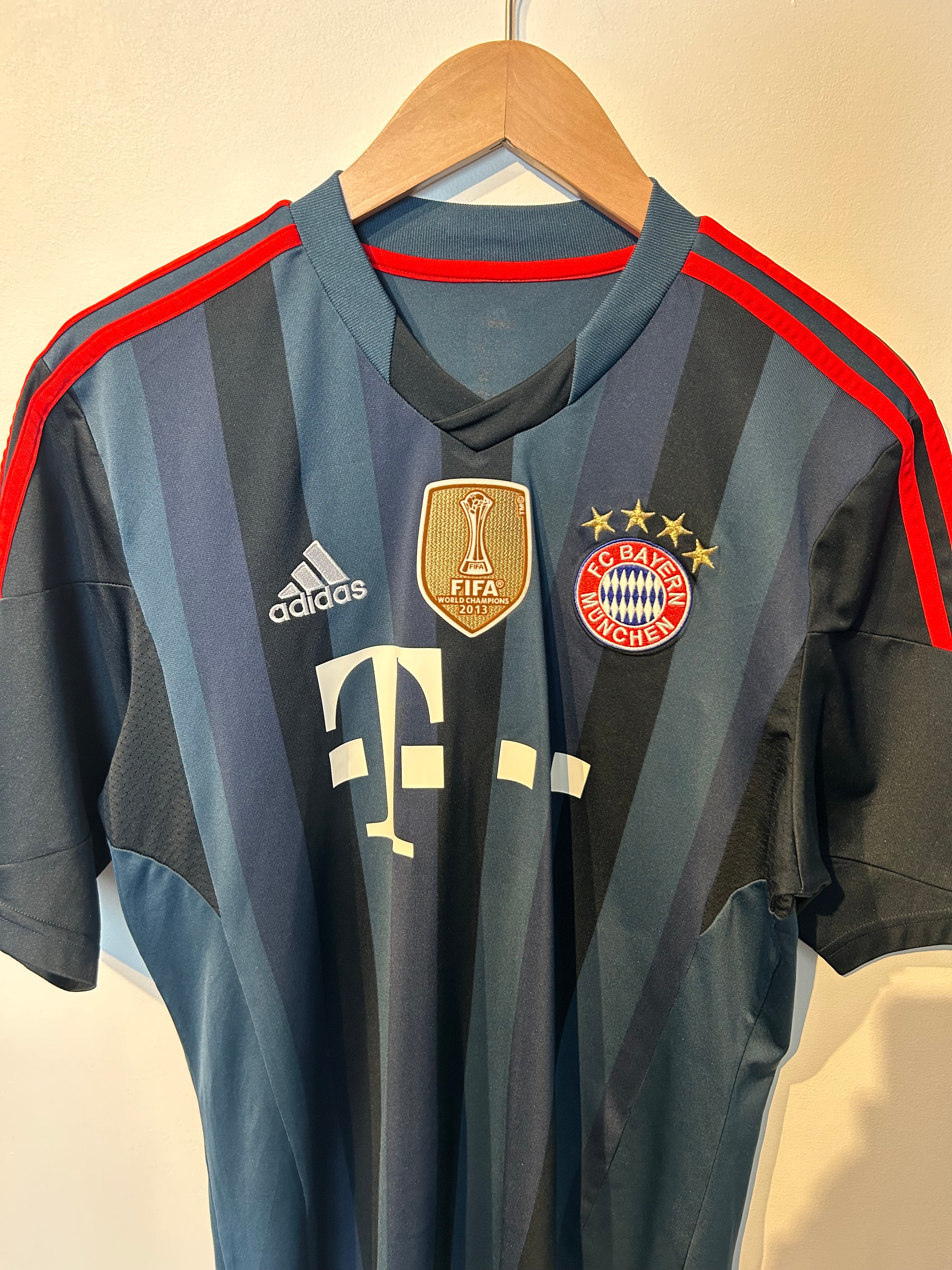Bayern Munich 2013-14 Third Shirt - Ribery #7 - M – Football Heaven