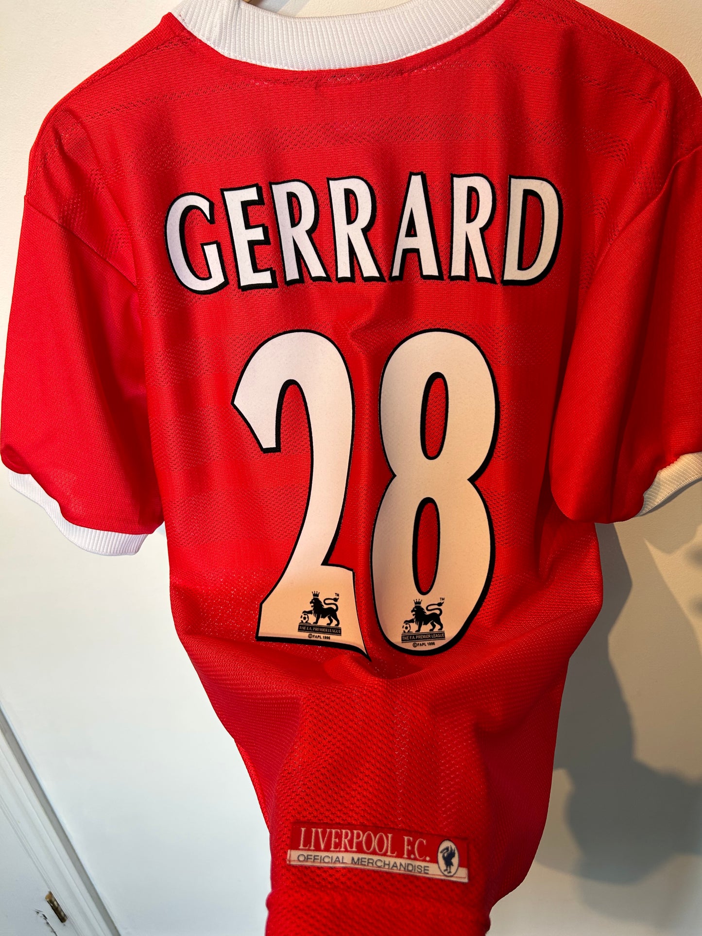 Liverpool 1998-00 Home Shirt - Gerrard #28 - M