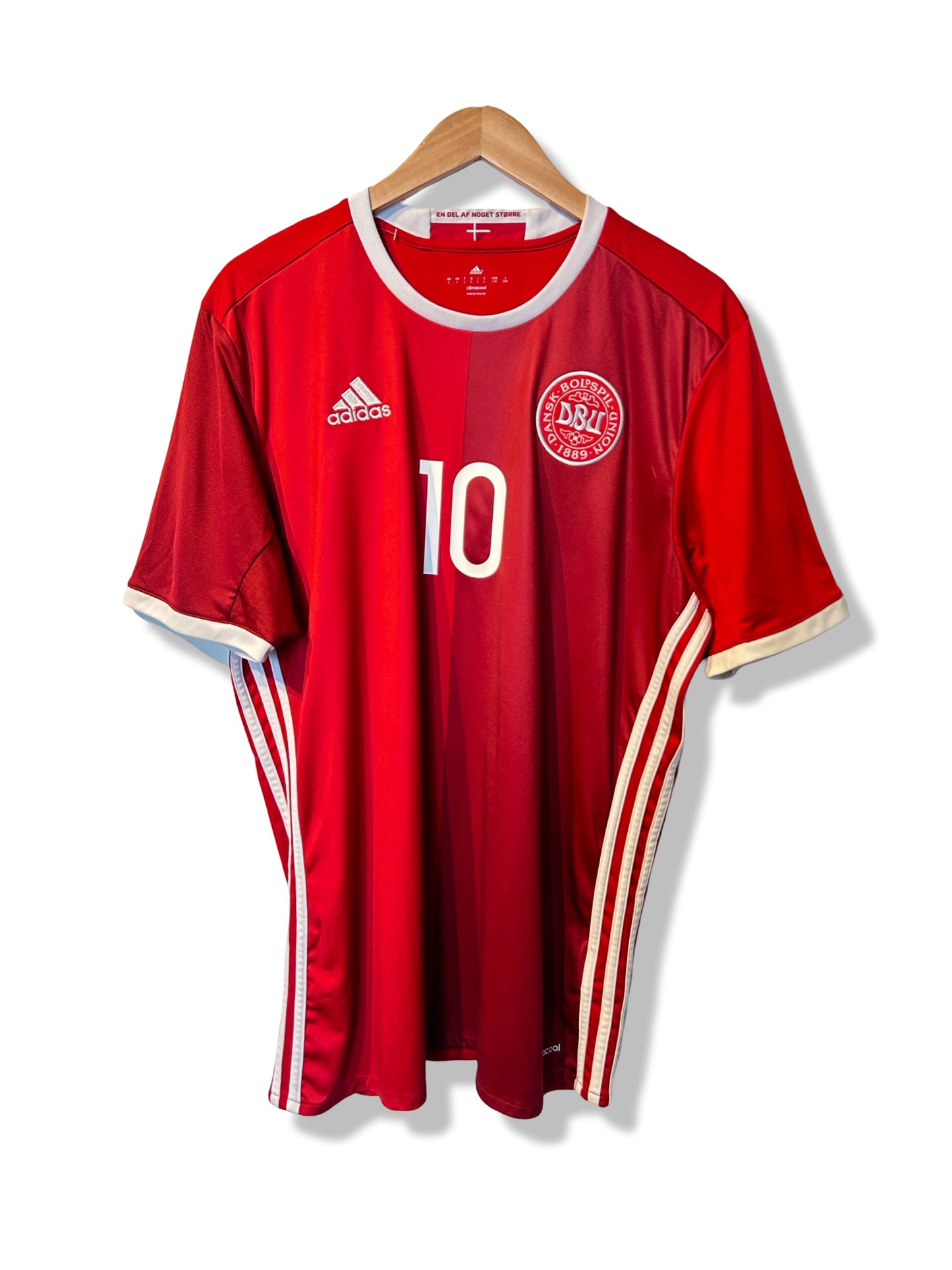Denmark 2015-16 Home Shirt - Eriksen #10 - L