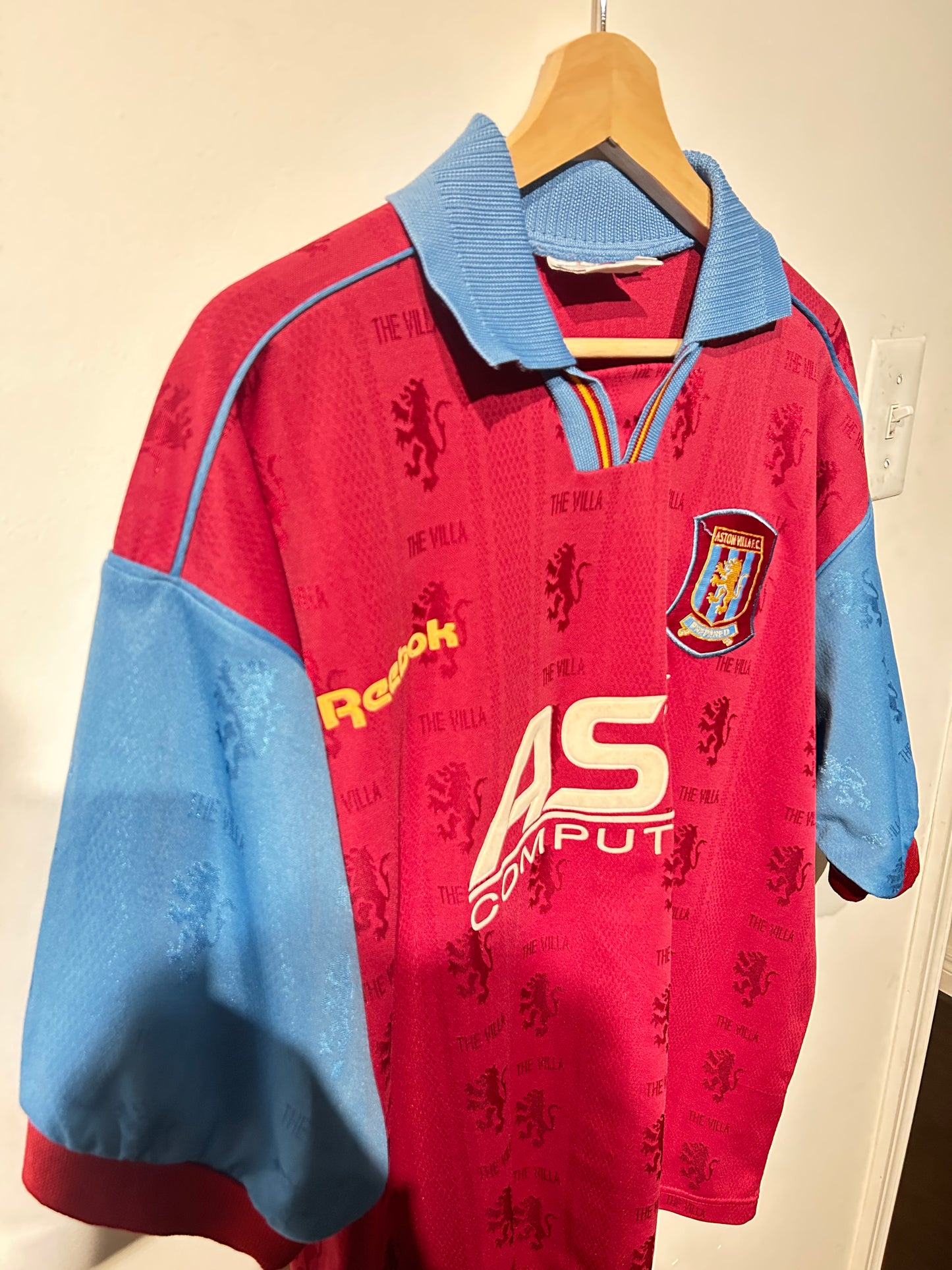 Aston Villa 1995-97 Home Shirt - Yorke #18 - L