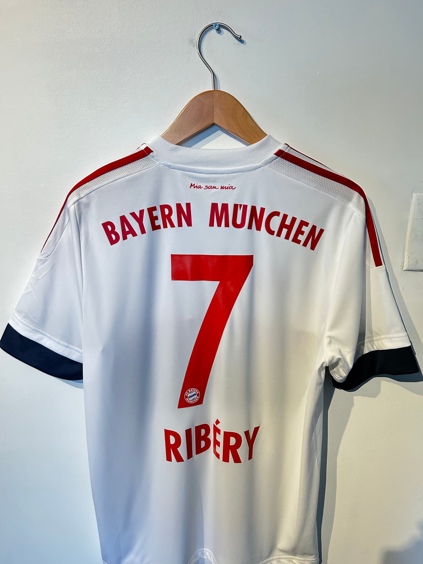 Bayern Munich 2015-16 Away Shirt - Ribery #7 - M