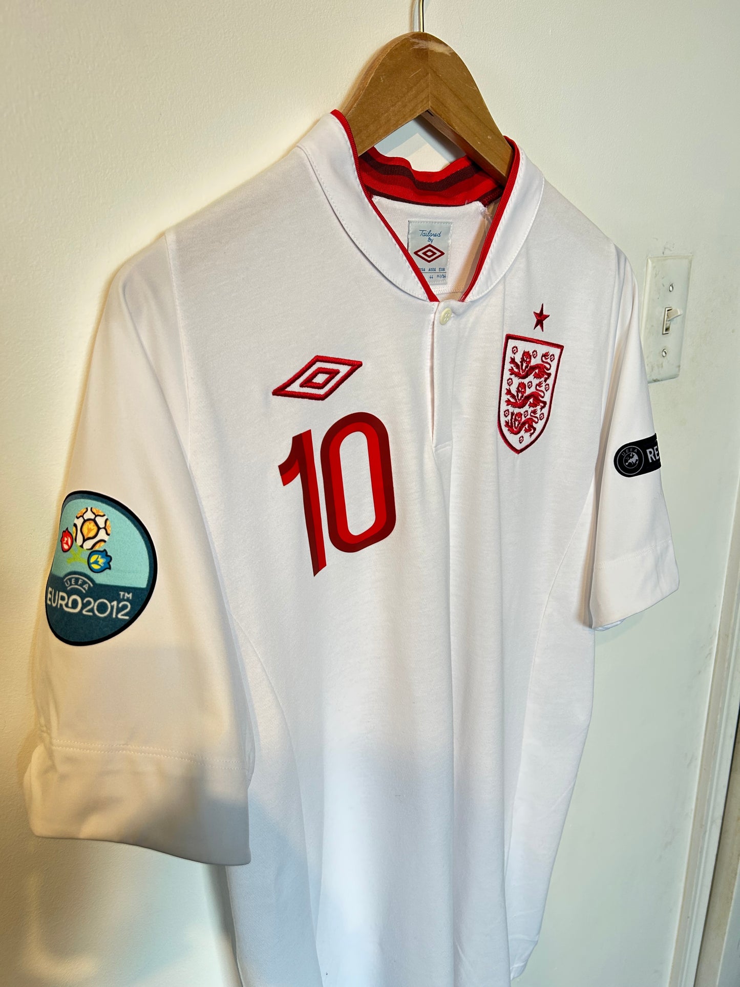 England 2012-13 Home Shirt - Rooney #10 - L