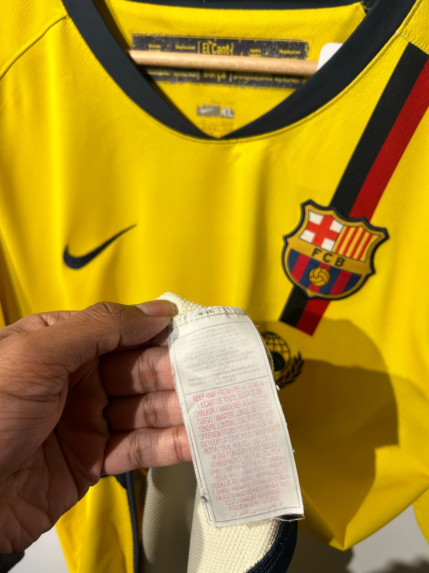 Barcelona 2008-09 Away Shirt - A.Iniesta #8 - XL