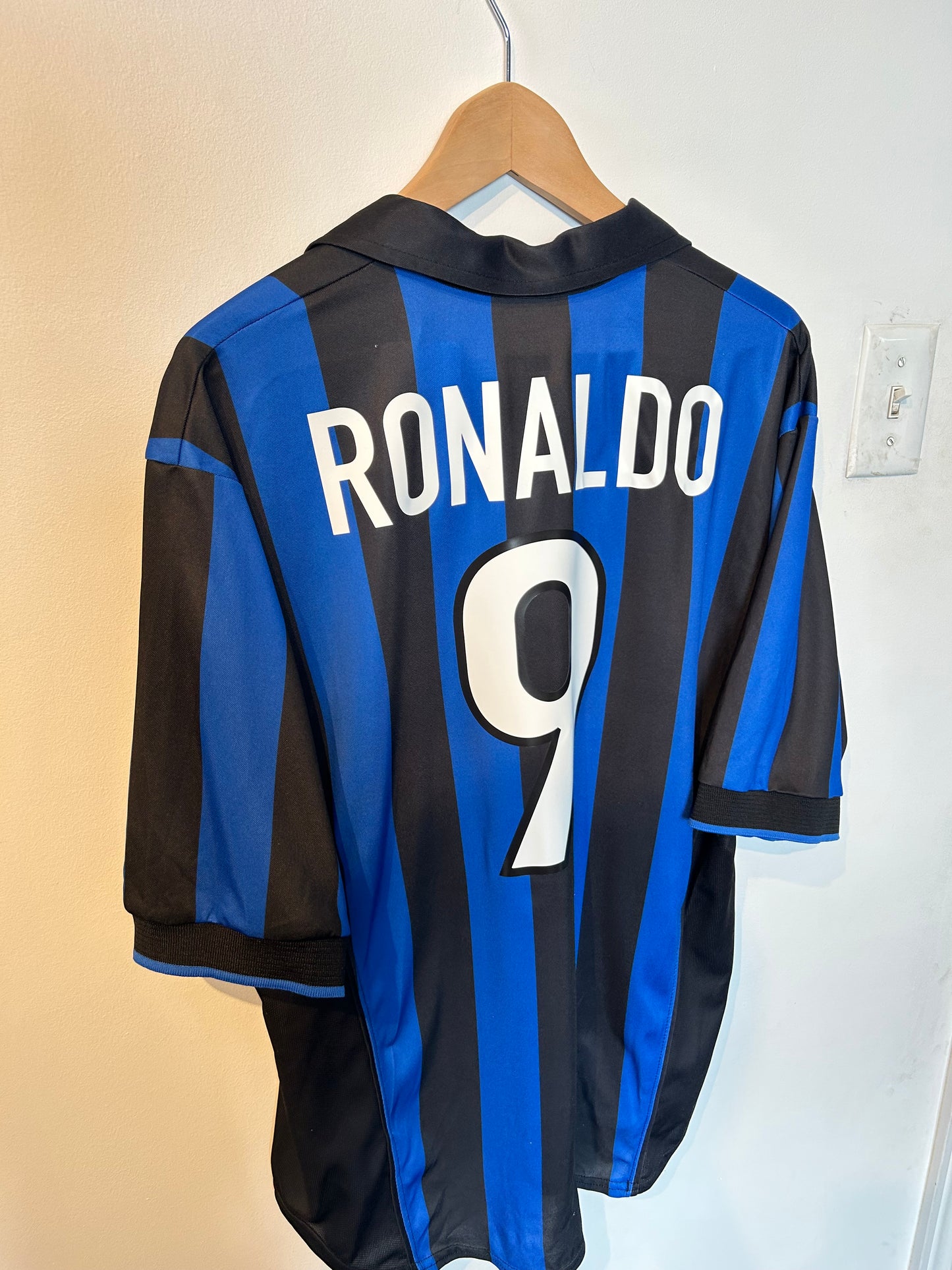 Inter Milan 1998-99 Home Shirt - Ronaldo #9 - L