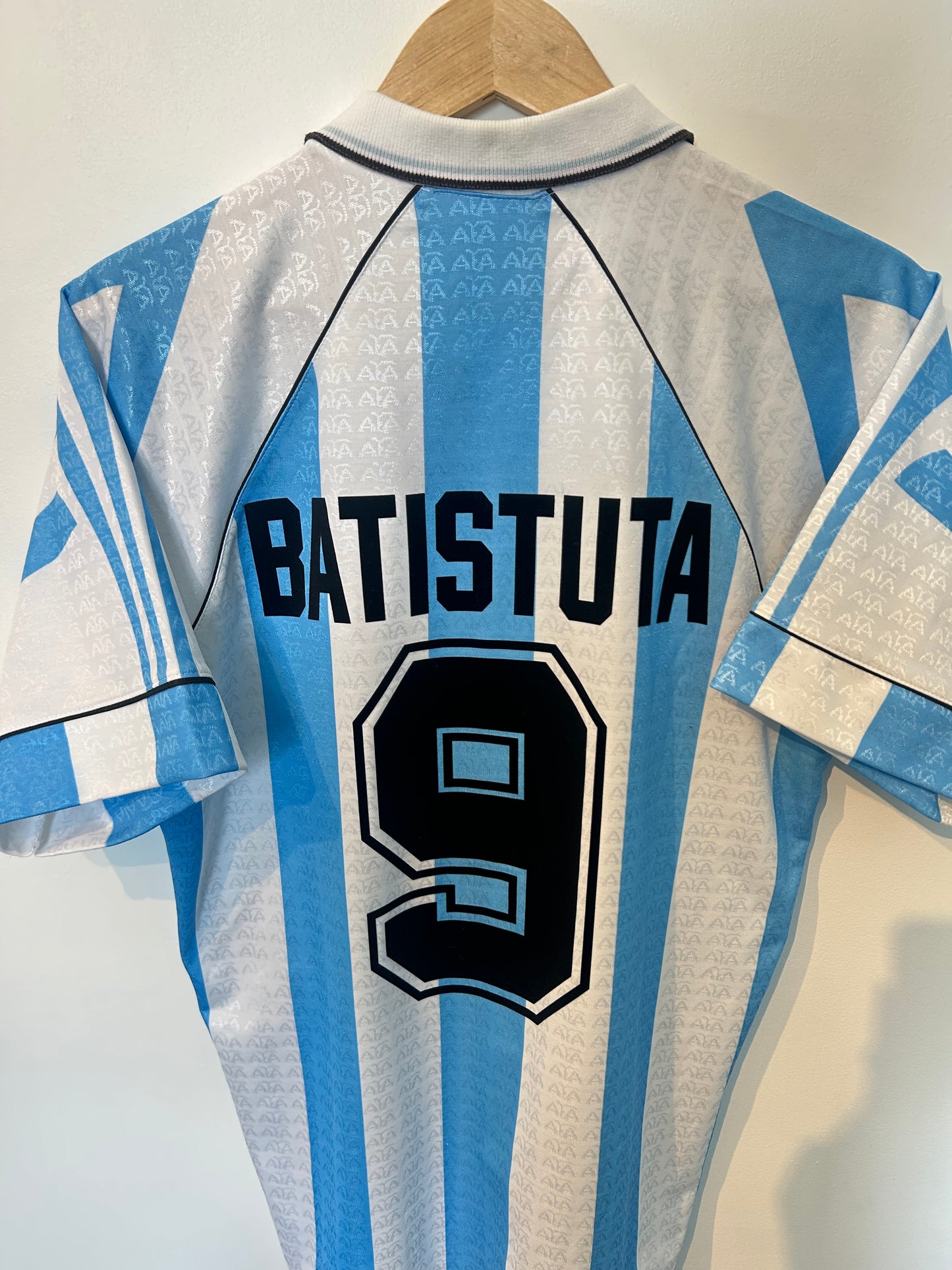 Argentina 1996-98 Home Shirt - Batistuta #9 - L
