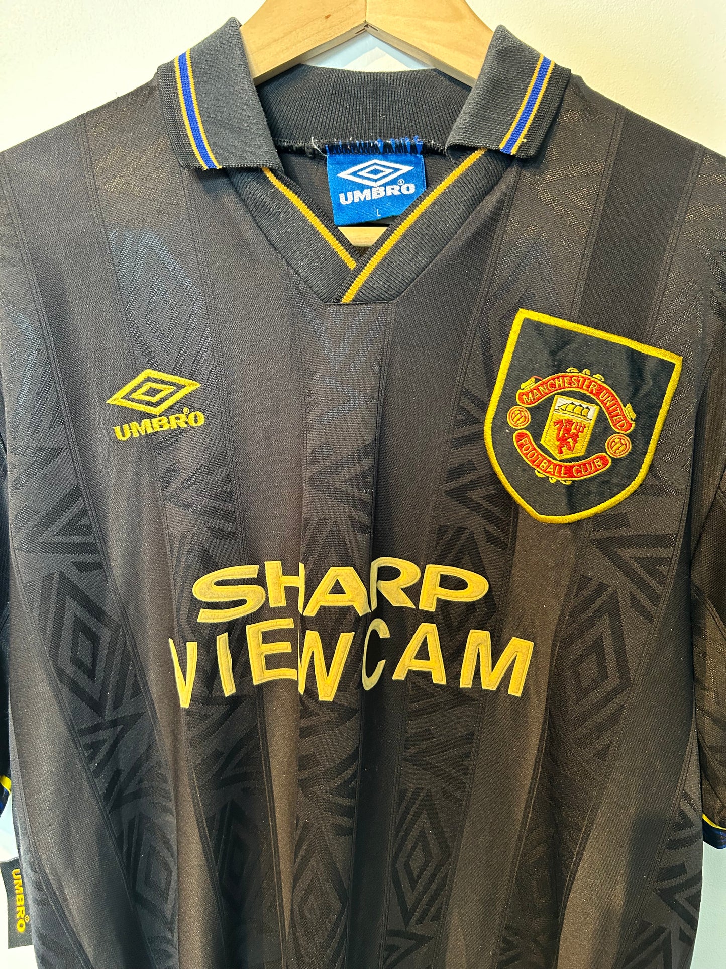 Manchester United 1993-95 Away Shirt - Cantona #7 - L
