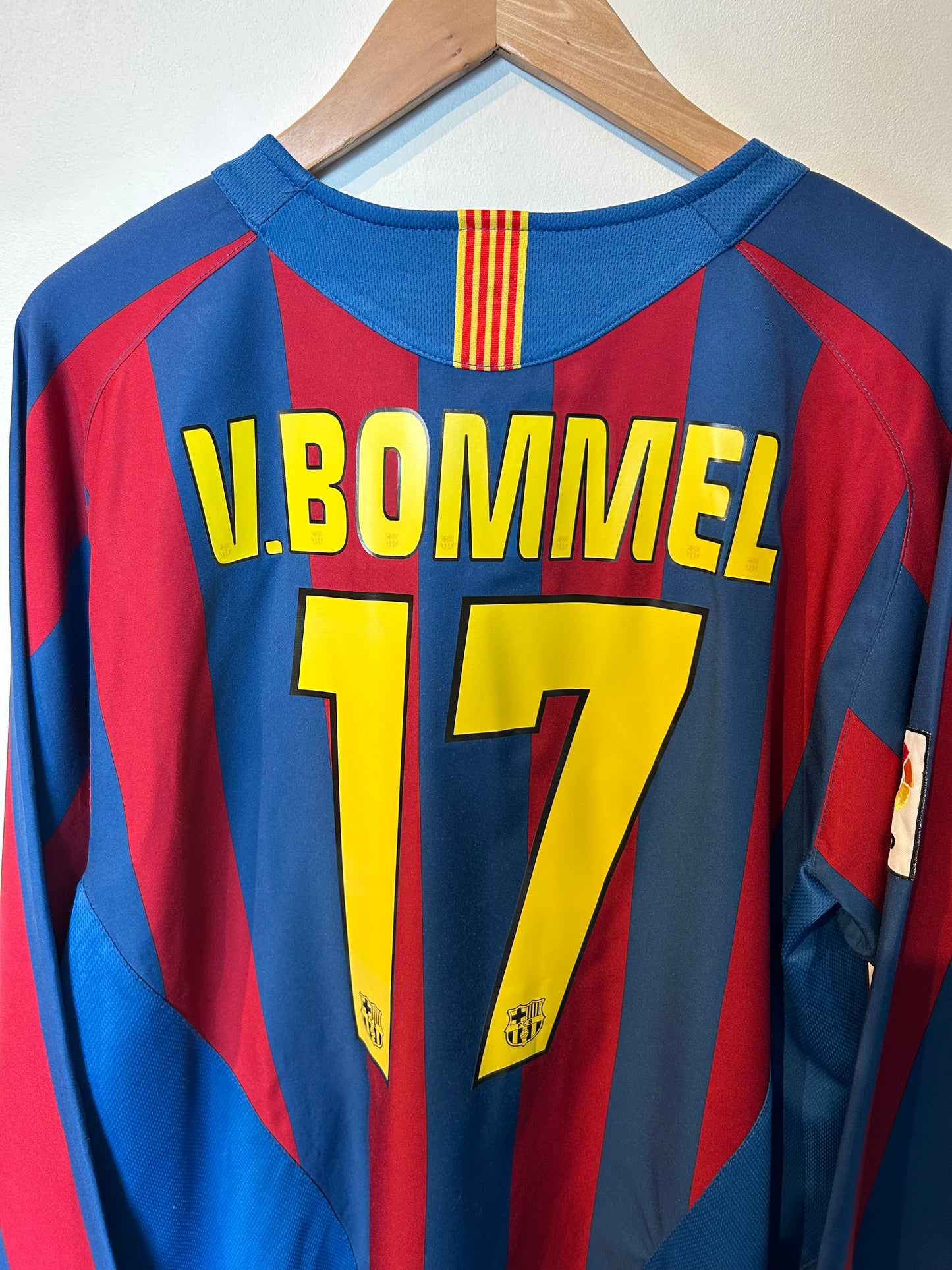 FC Barcelona 2005-06 Home Shirt L/S - V. Bommel #17 - L