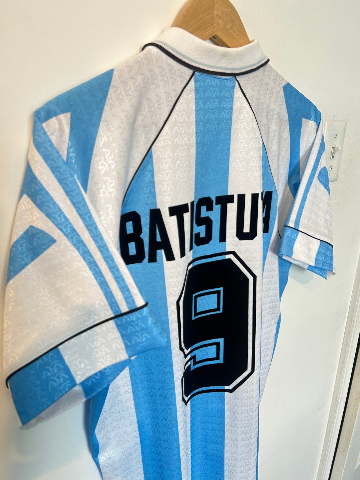 Argentina 1996-98 Home Shirt - Batistuta #9 - L
