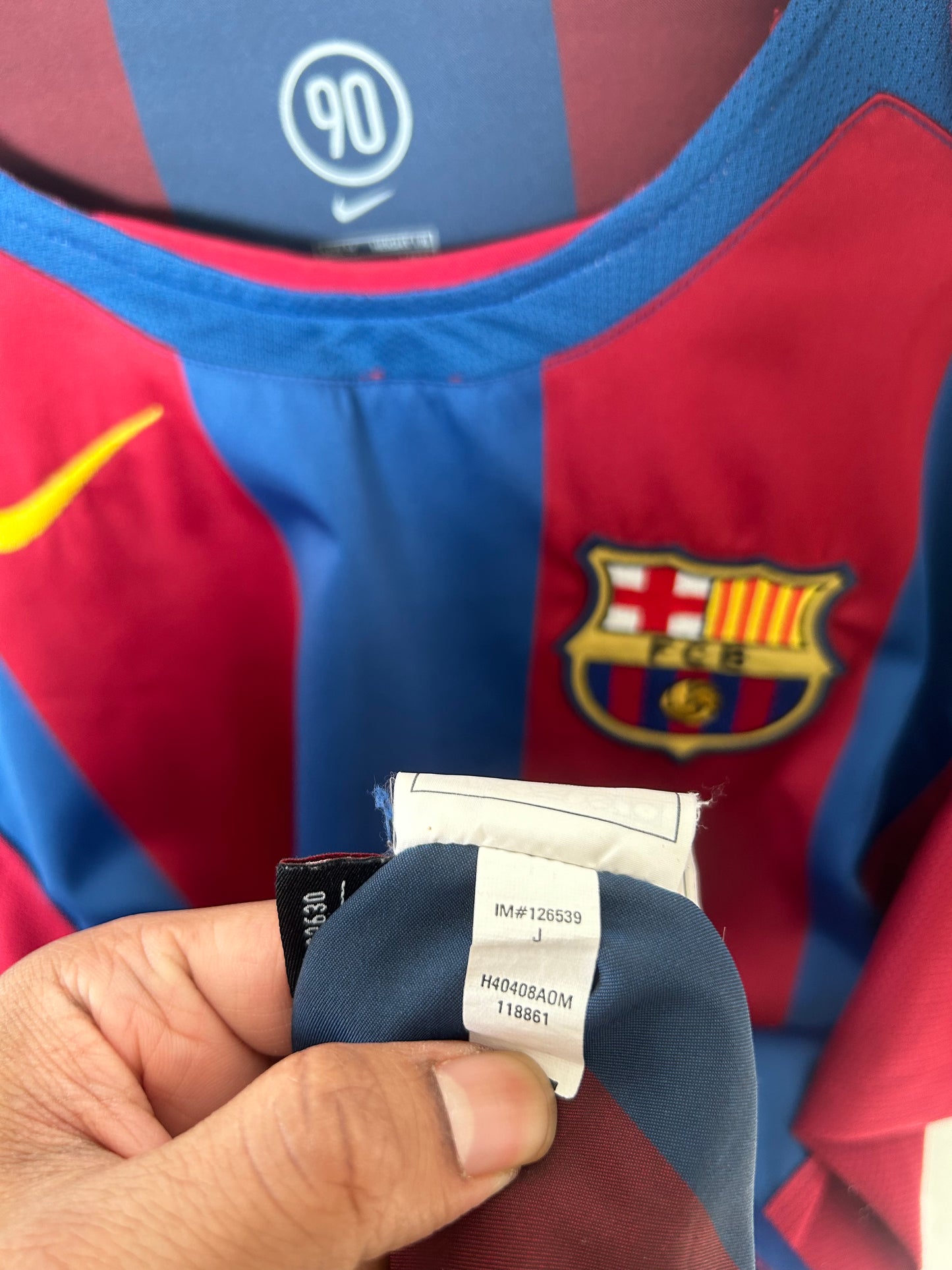 Barcelona 2004-05 Home Shirt - Ronaldinho #10 - M