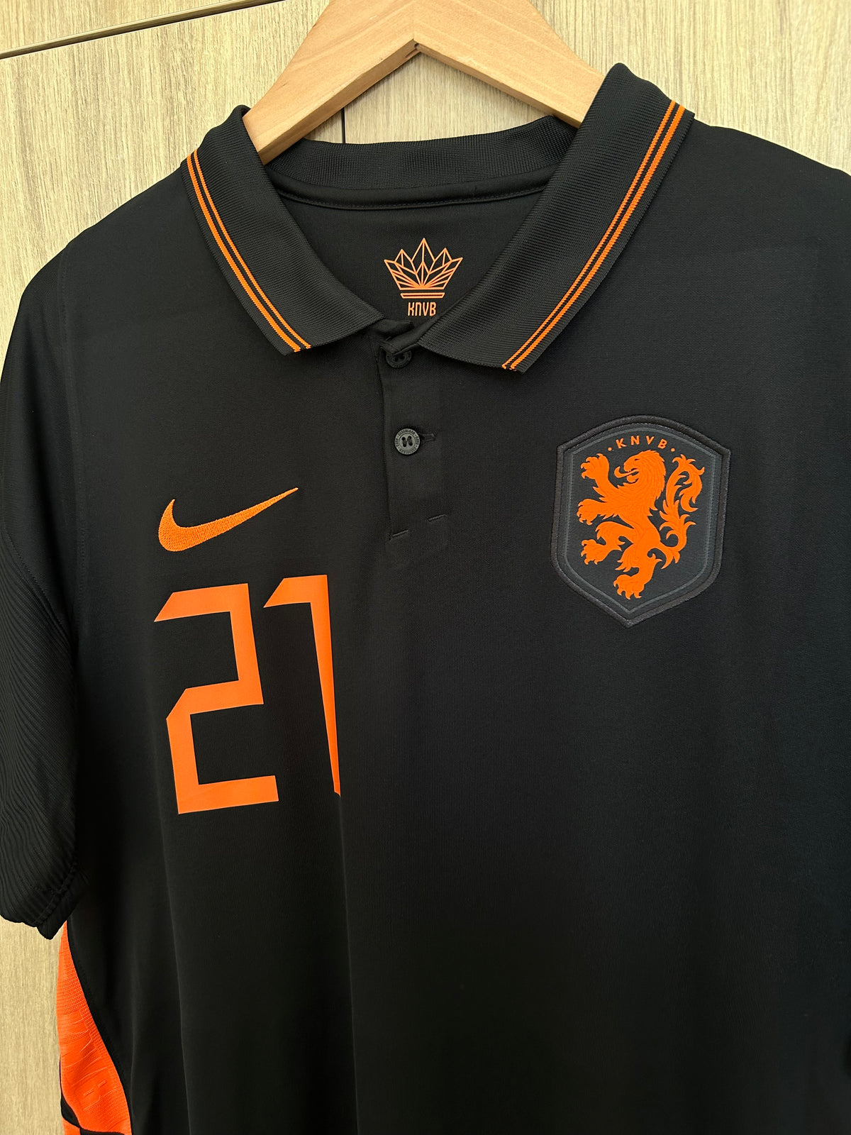 Netherlands 2020-22 Away Shirt - De Jong #21 - L