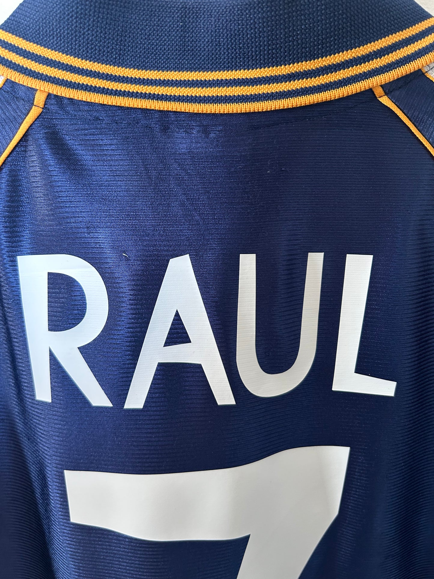 Real Madrid 1998-99 Third Shirt - Raul #7 - S