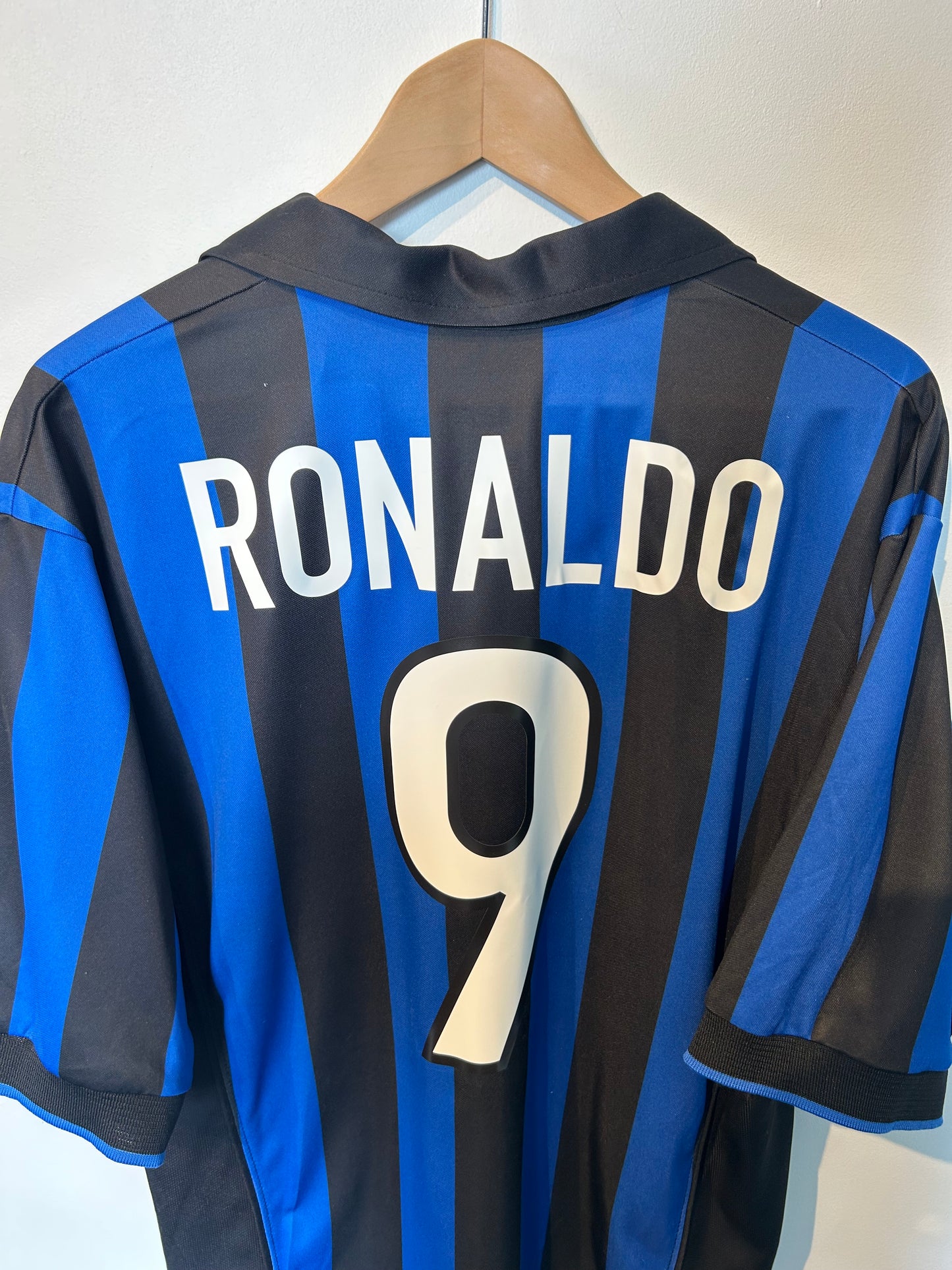 Inter Milan 1998-99 Home Shirt - Ronaldo #9 - L