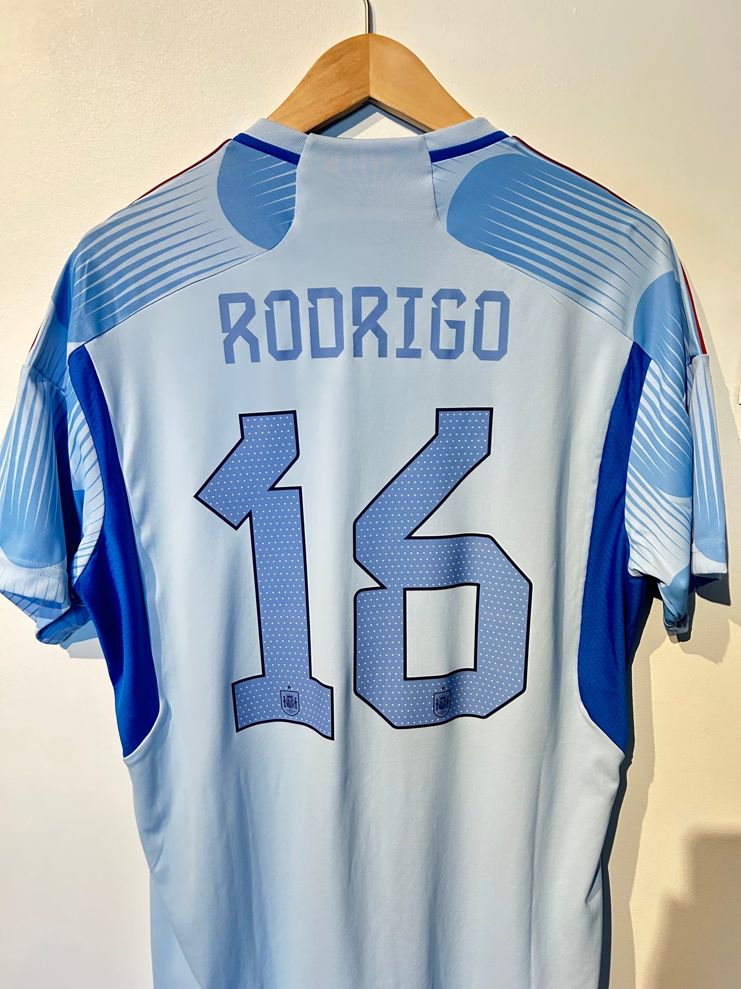 Spain 2022-23 Away Shirt - Rodri #16 - L