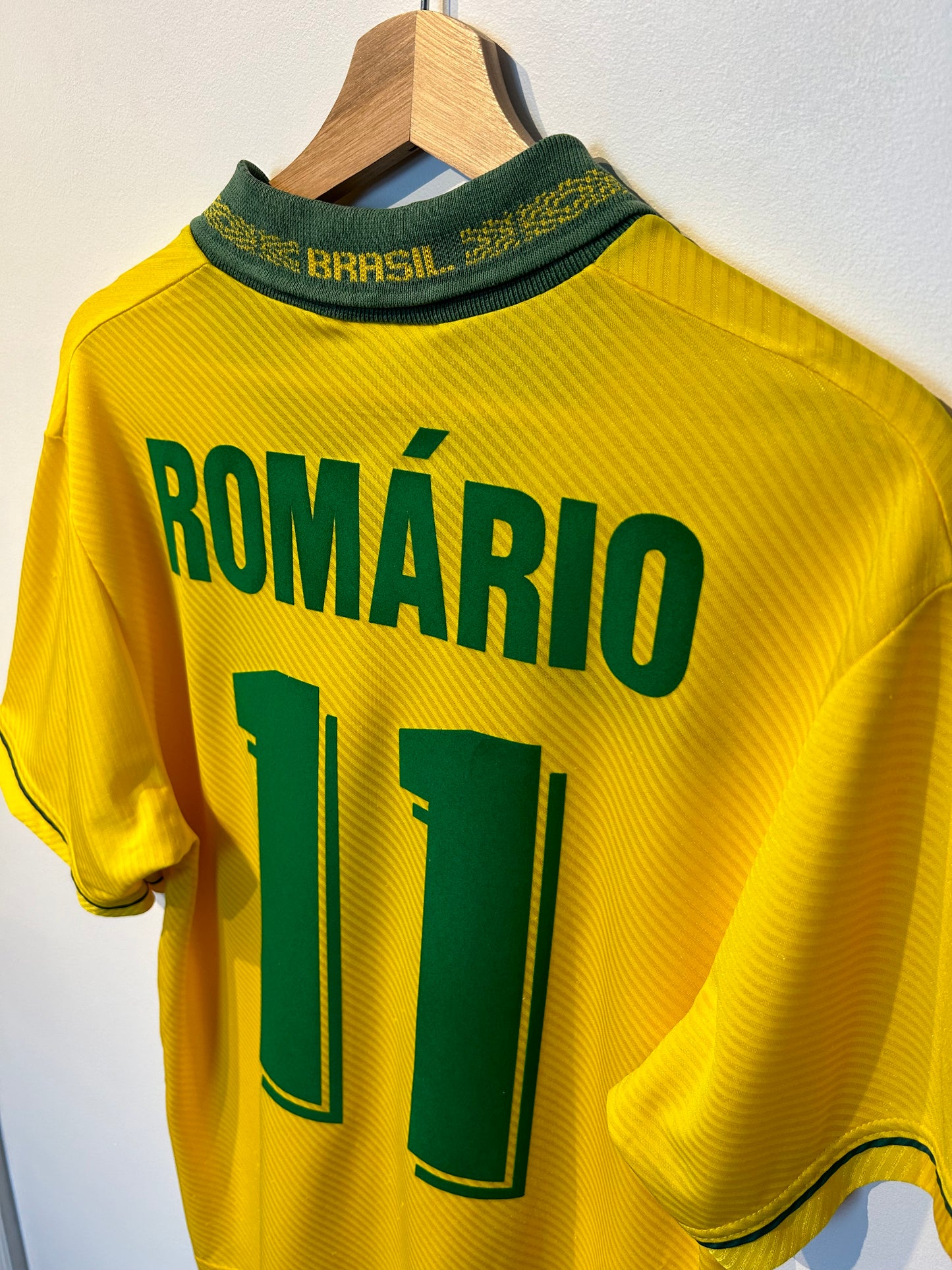 Brazil 1993-94 Home Shirt - Romario #11 - M