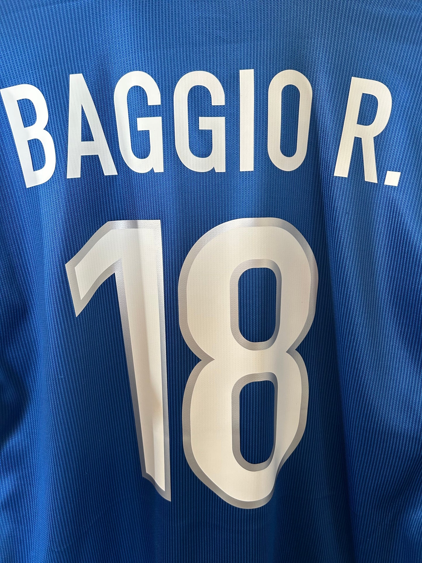 Italy 1997-98 Home Shirt - Baggio R. #18 - L