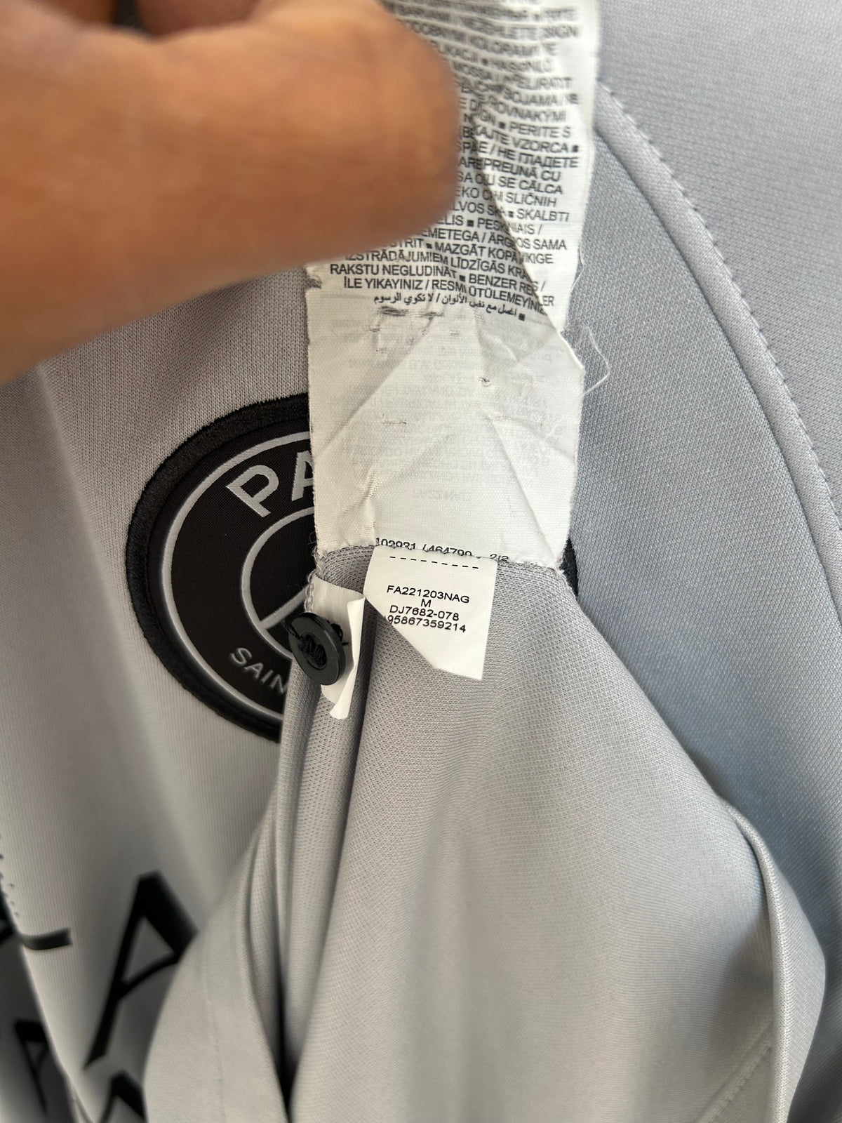PSG 2022-23 Away Shirt - Mbappe #7 - M