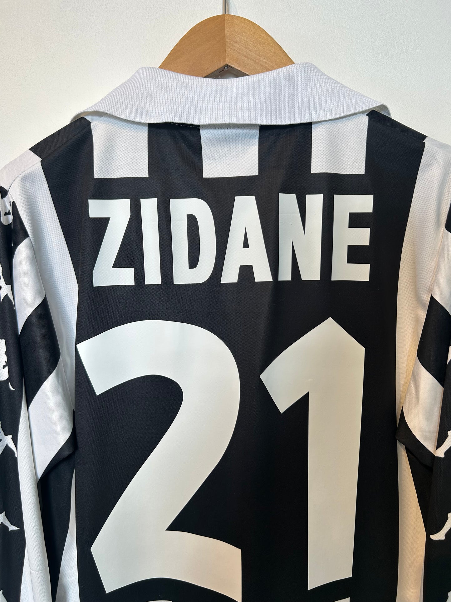 Juventus 1999-00 Home Shirt L/S - Zidane #21 - S