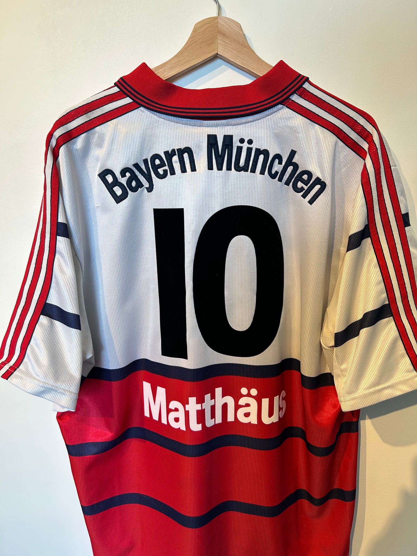 Bayern Munich 1998-00 Away Shirt - Matthaus #10 - XL