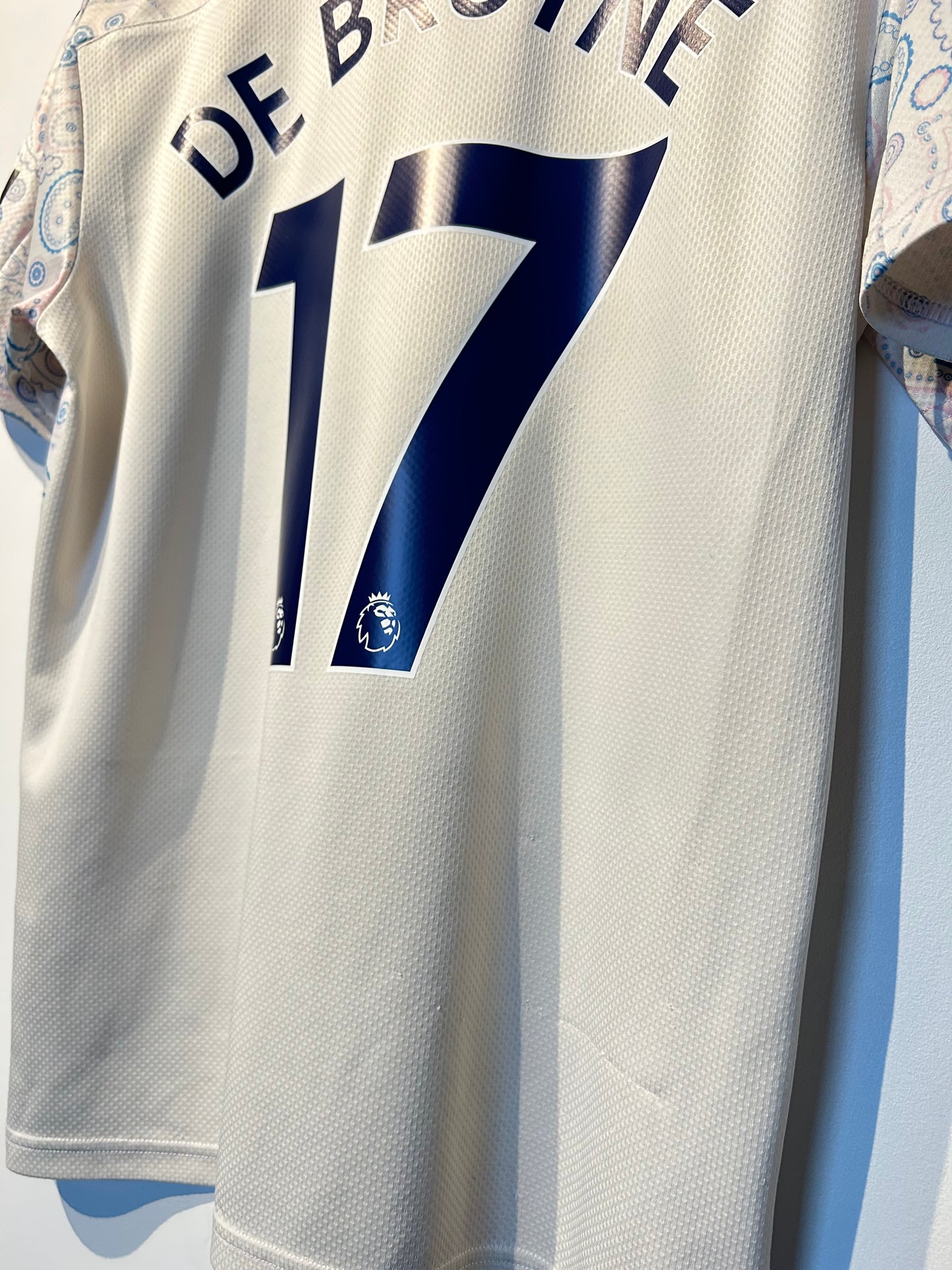 Manchester City 2020-21 Third Shirt - De Bruyne #17 - M