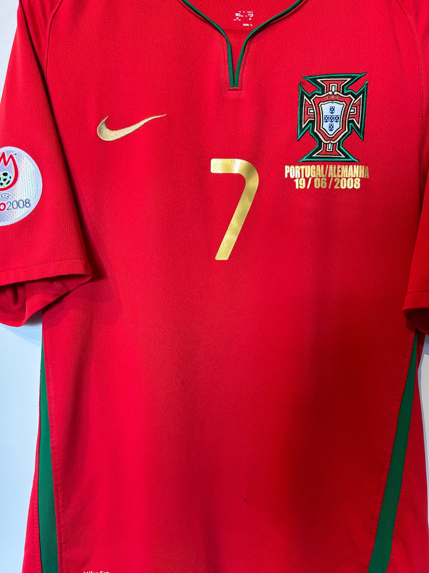 Portugal 2008-10 Home Shirt - Ronaldo #7 - M