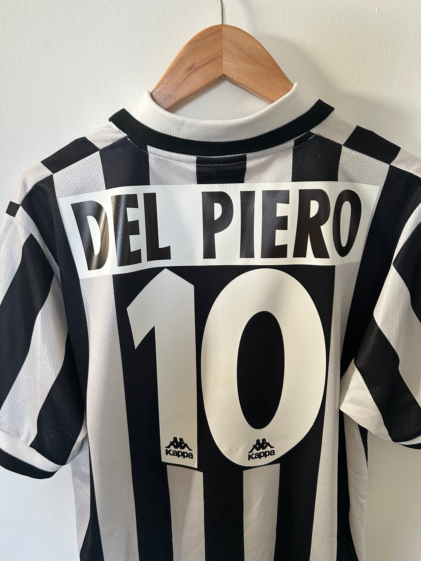 Juventus 1996-97 Home Shirt - Del Piero #10 - M