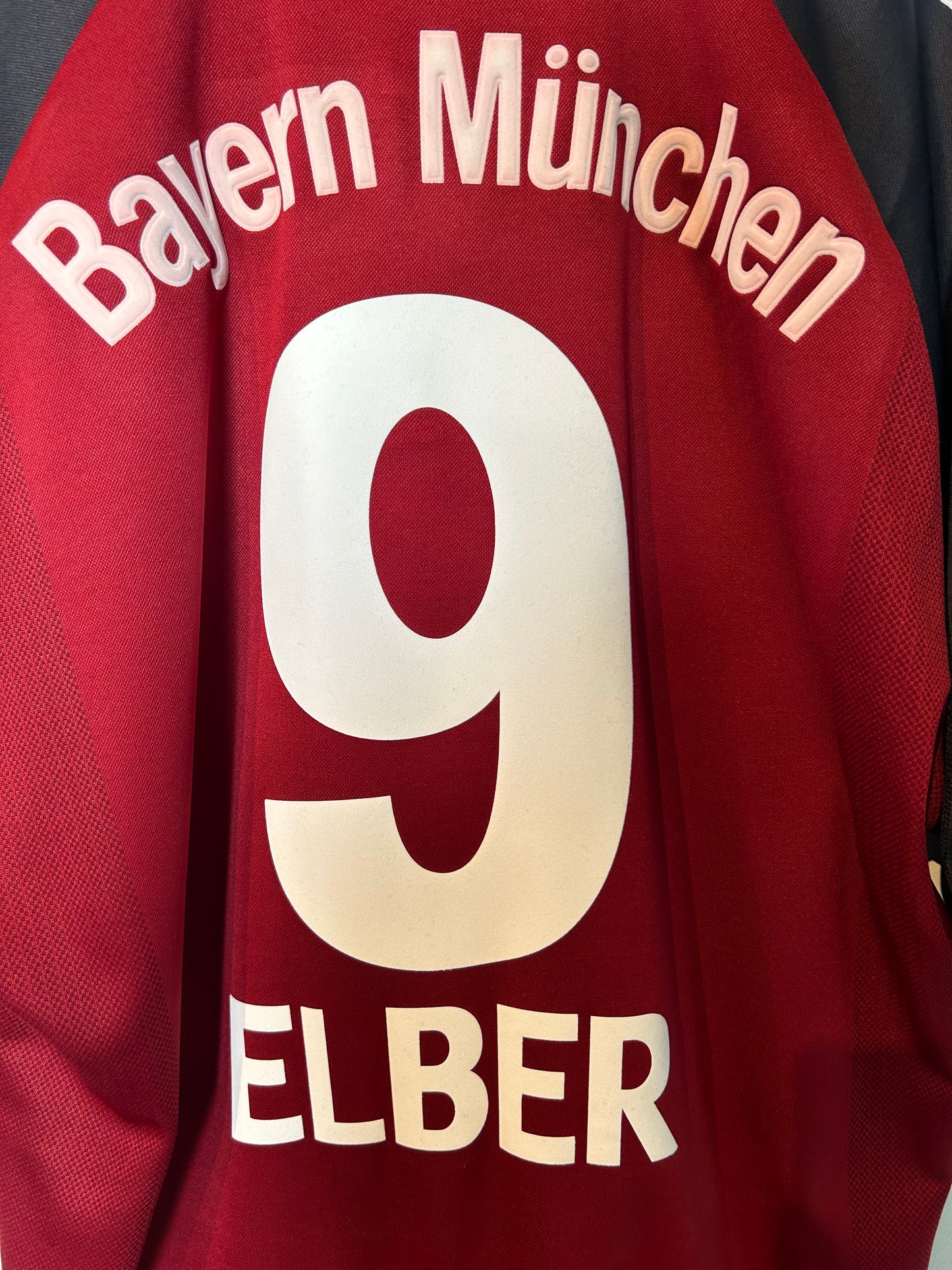 Bayern Munich 2001-02 Home Shirt - Elber #9 - XL