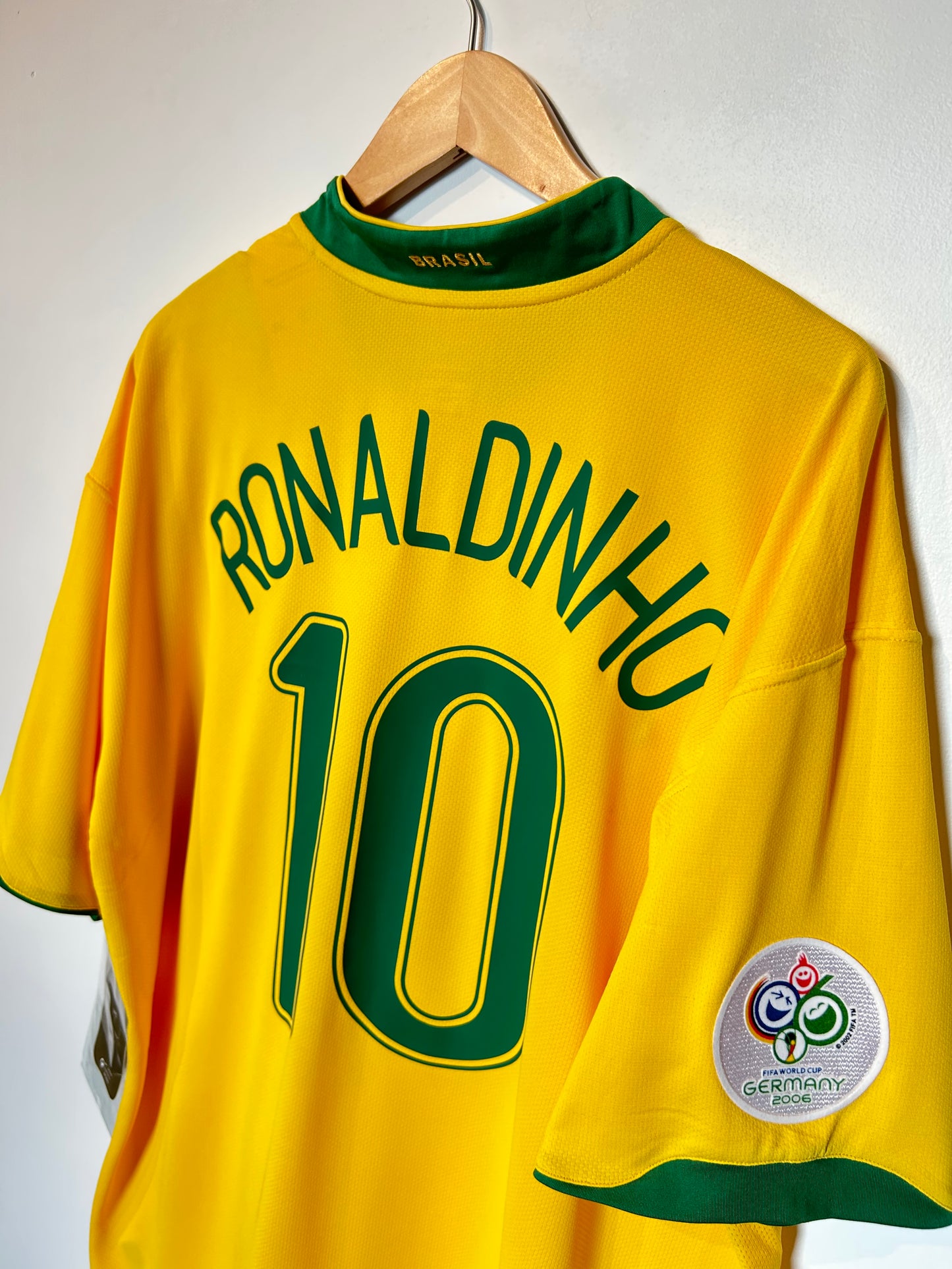 Brazil 2006-08 Home Shirt BNWT - Ronaldinho #10 - 3XL