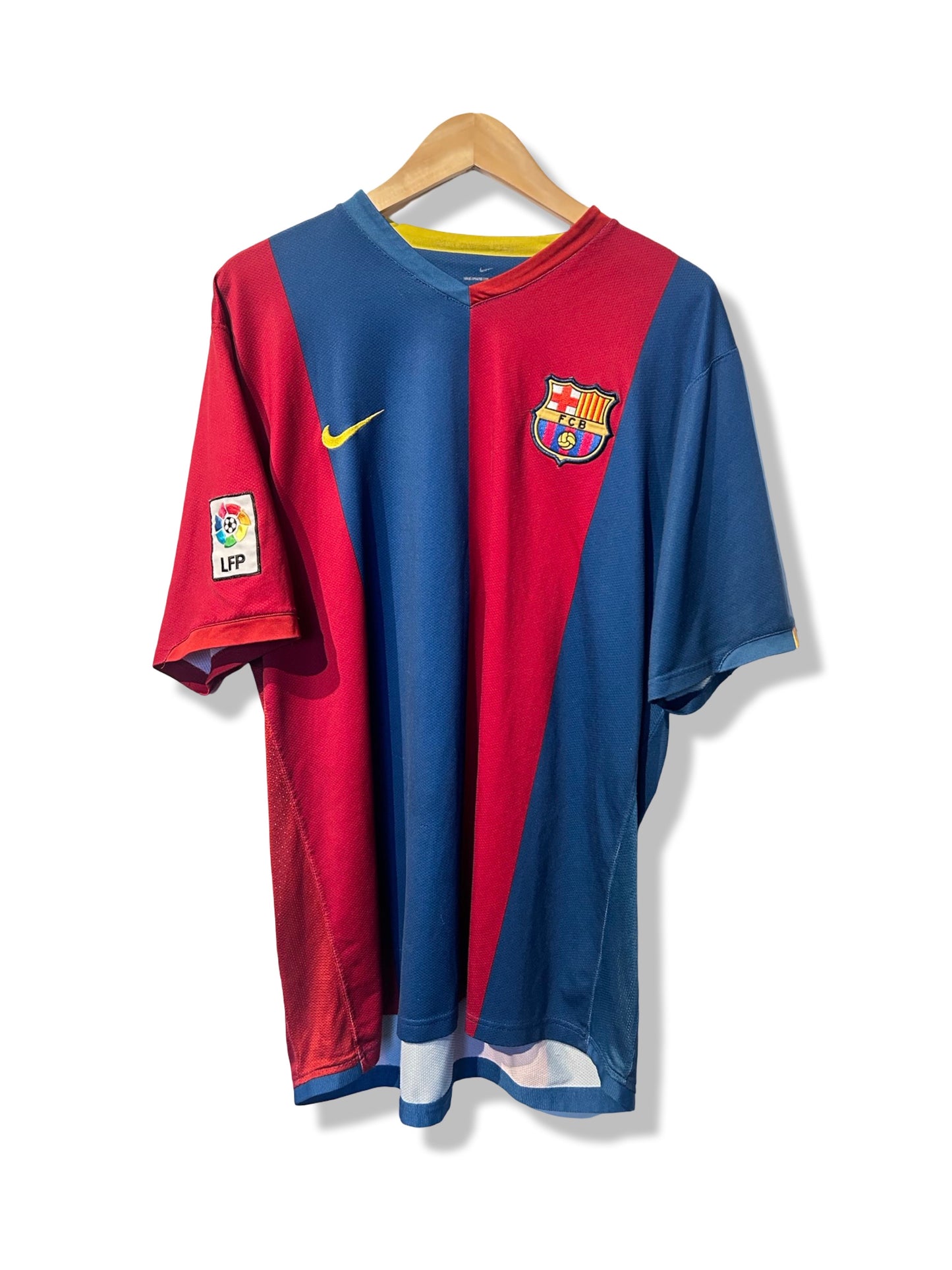 Barcelona 2006-07 Home Shirt - Messi #19 - XL