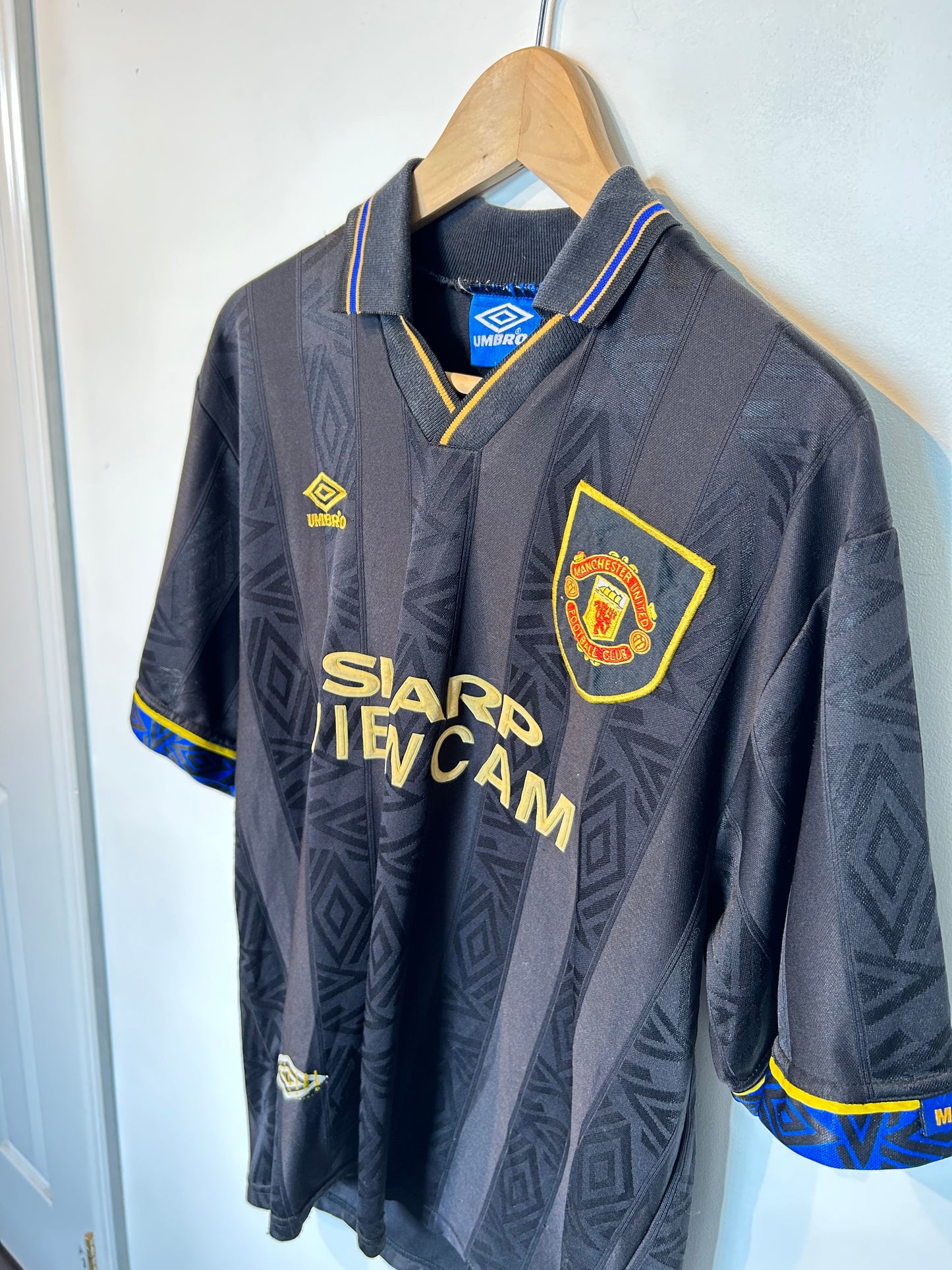 Manchester United 1993-95 Away Shirt - Cantona #7 - L