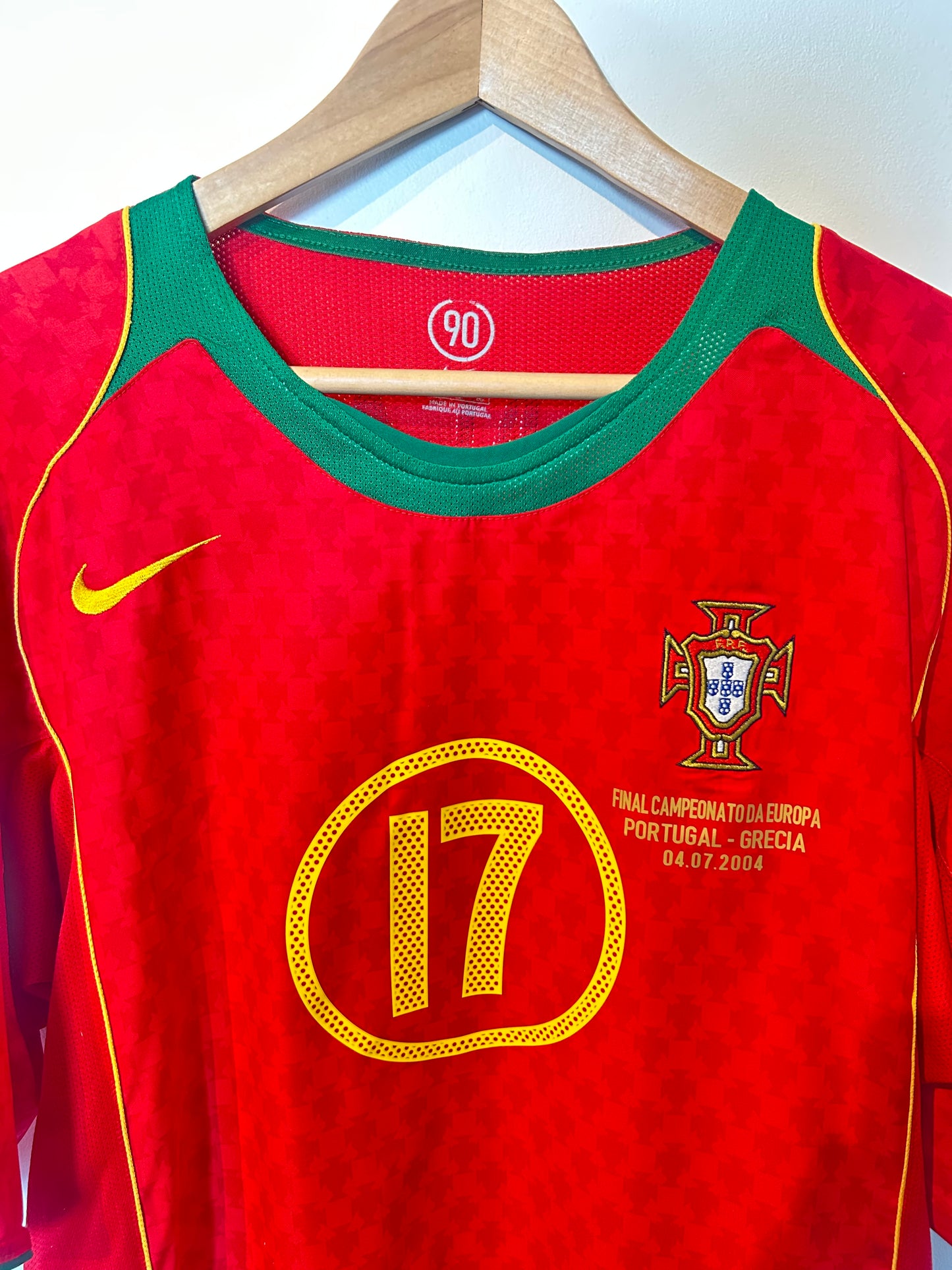 Portugal 2004-06 Home Shirt - C. Ronaldo #17 - XL