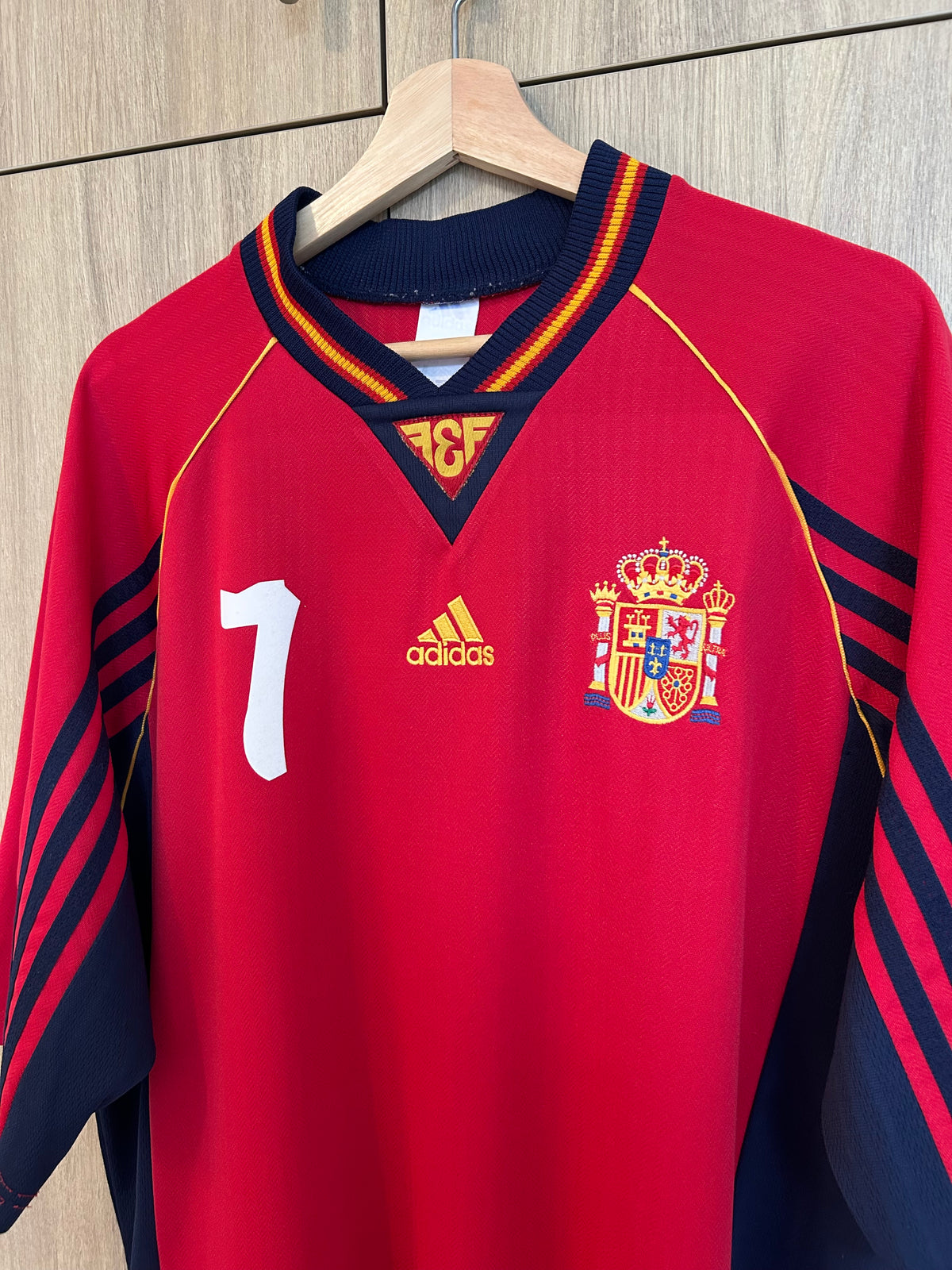 Spain 1998-99 Home Shirt - Morientes #7 - XL