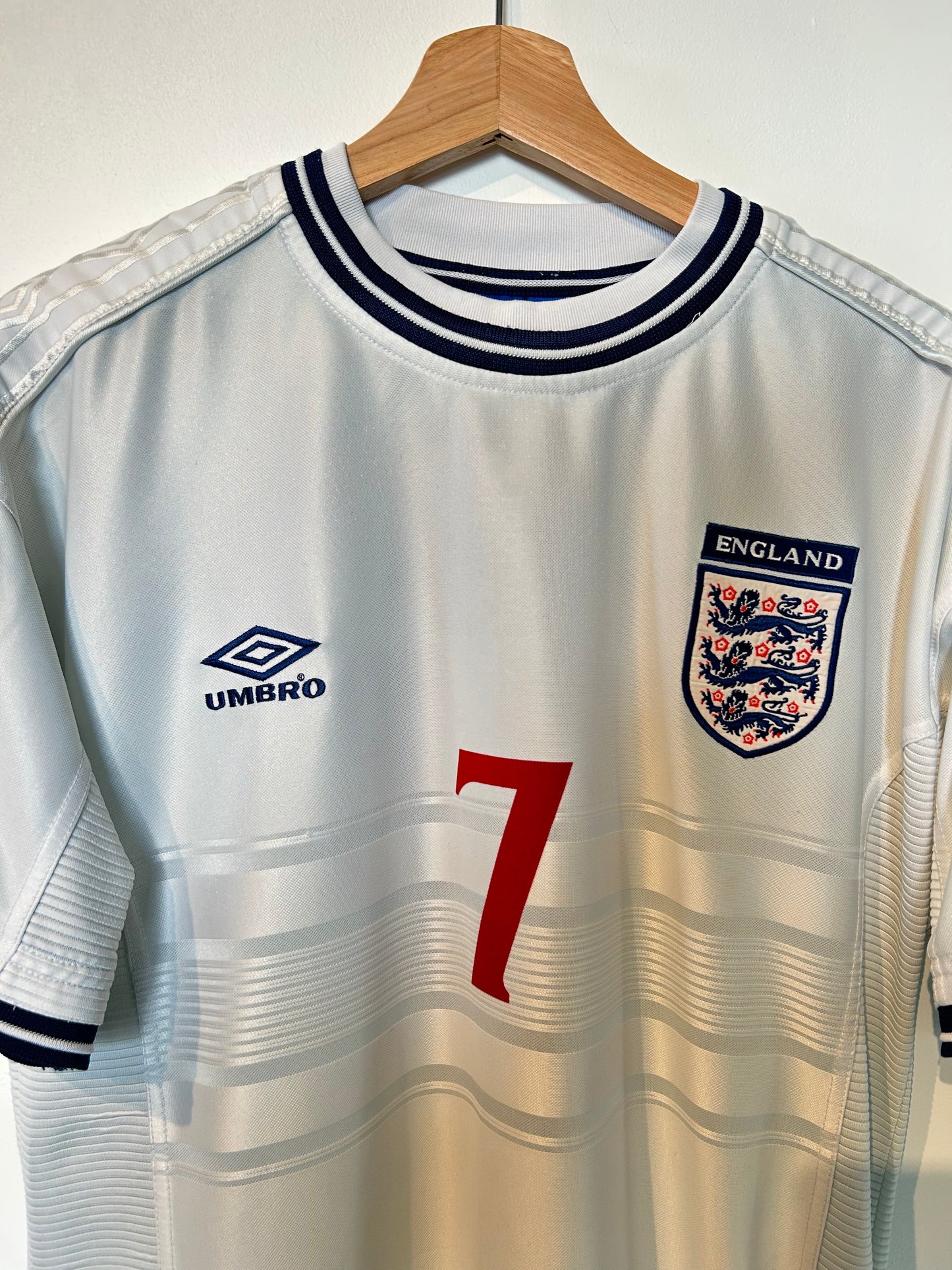 England 1999-01 Home Shirt - Beckham #7 - M