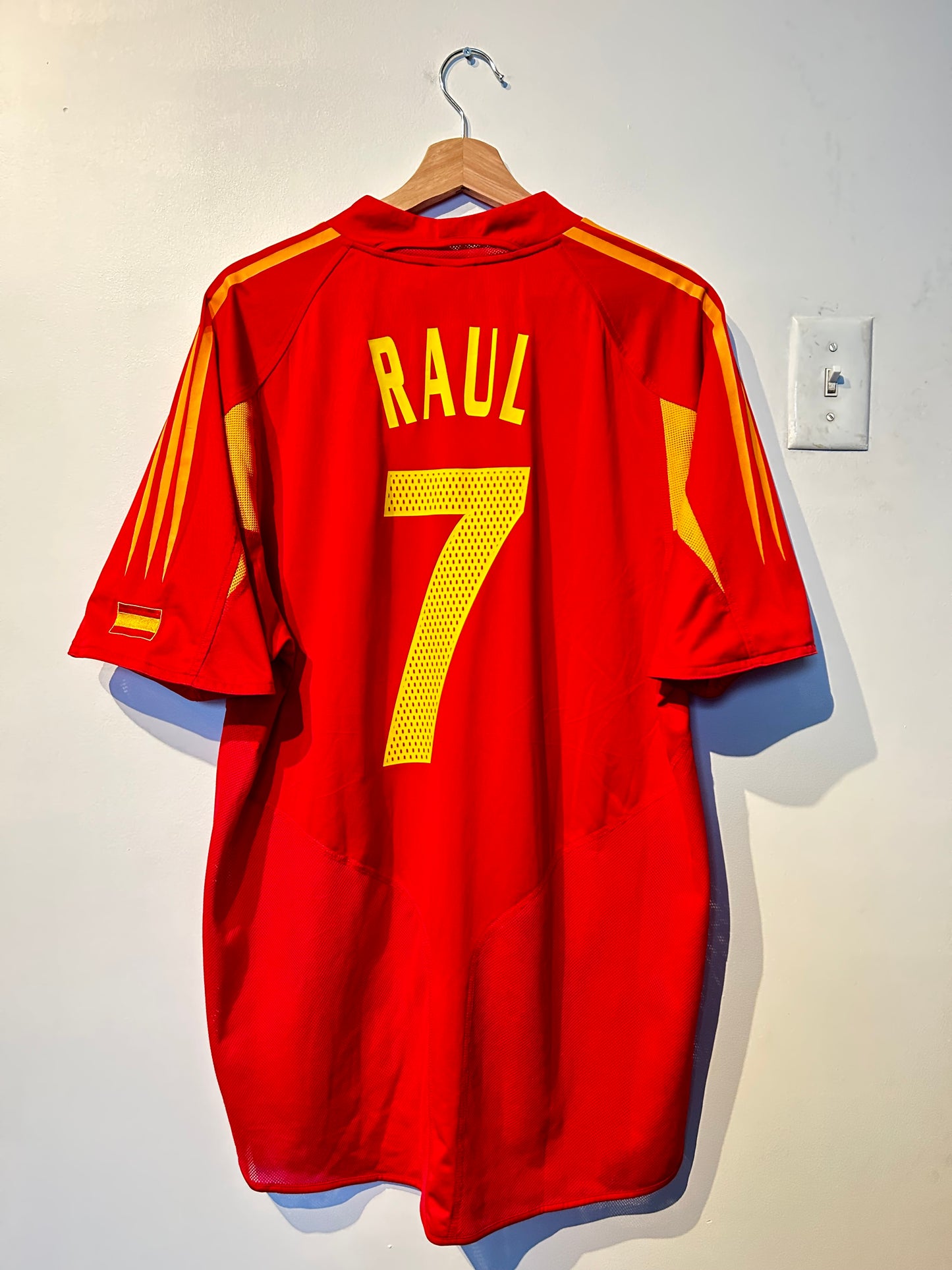 Spain 2004-06 Home Shirt - Raul - L