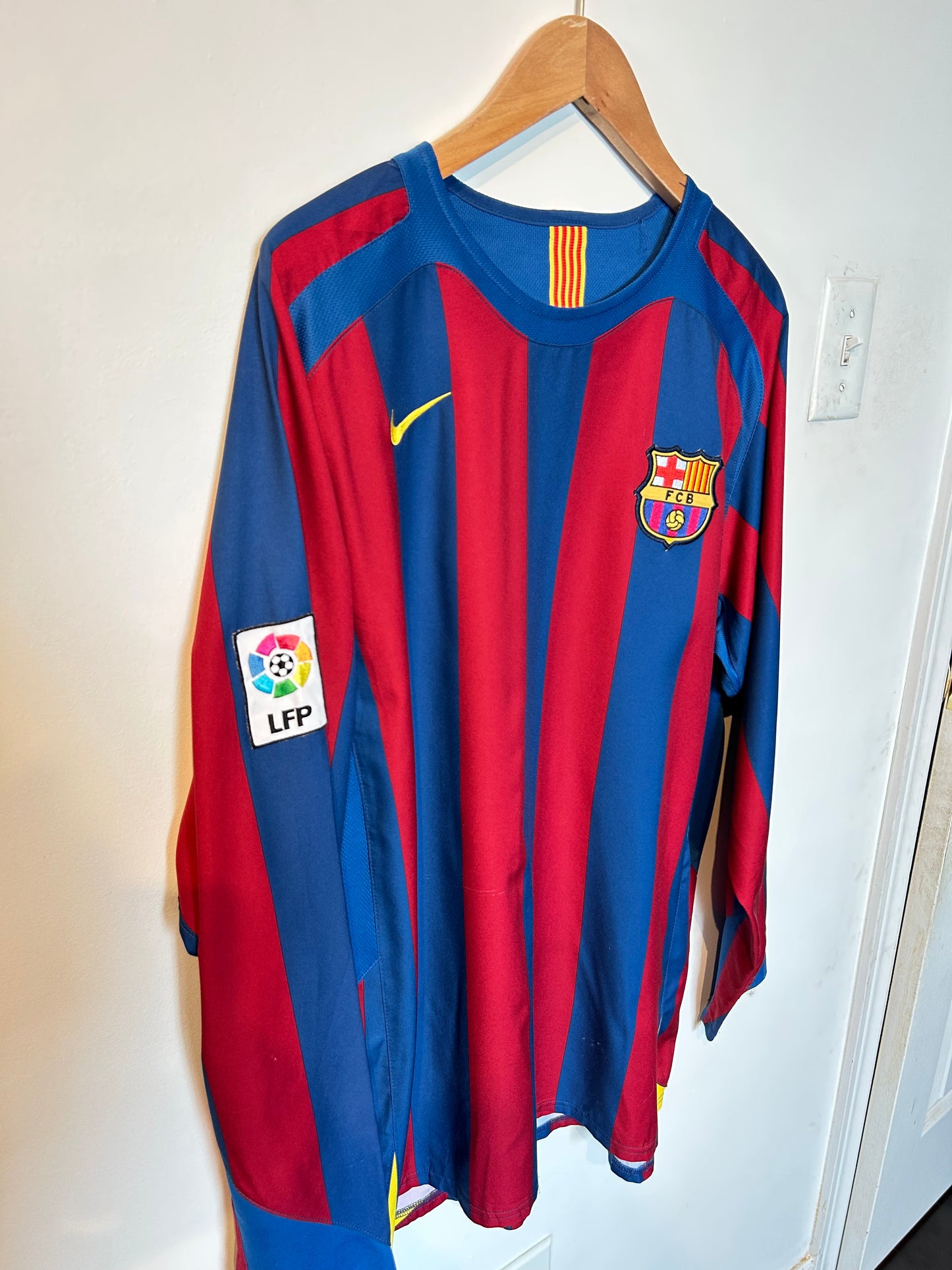 FC Barcelona 2005-06 Home Shirt L/S - V. Bommel #17 - L