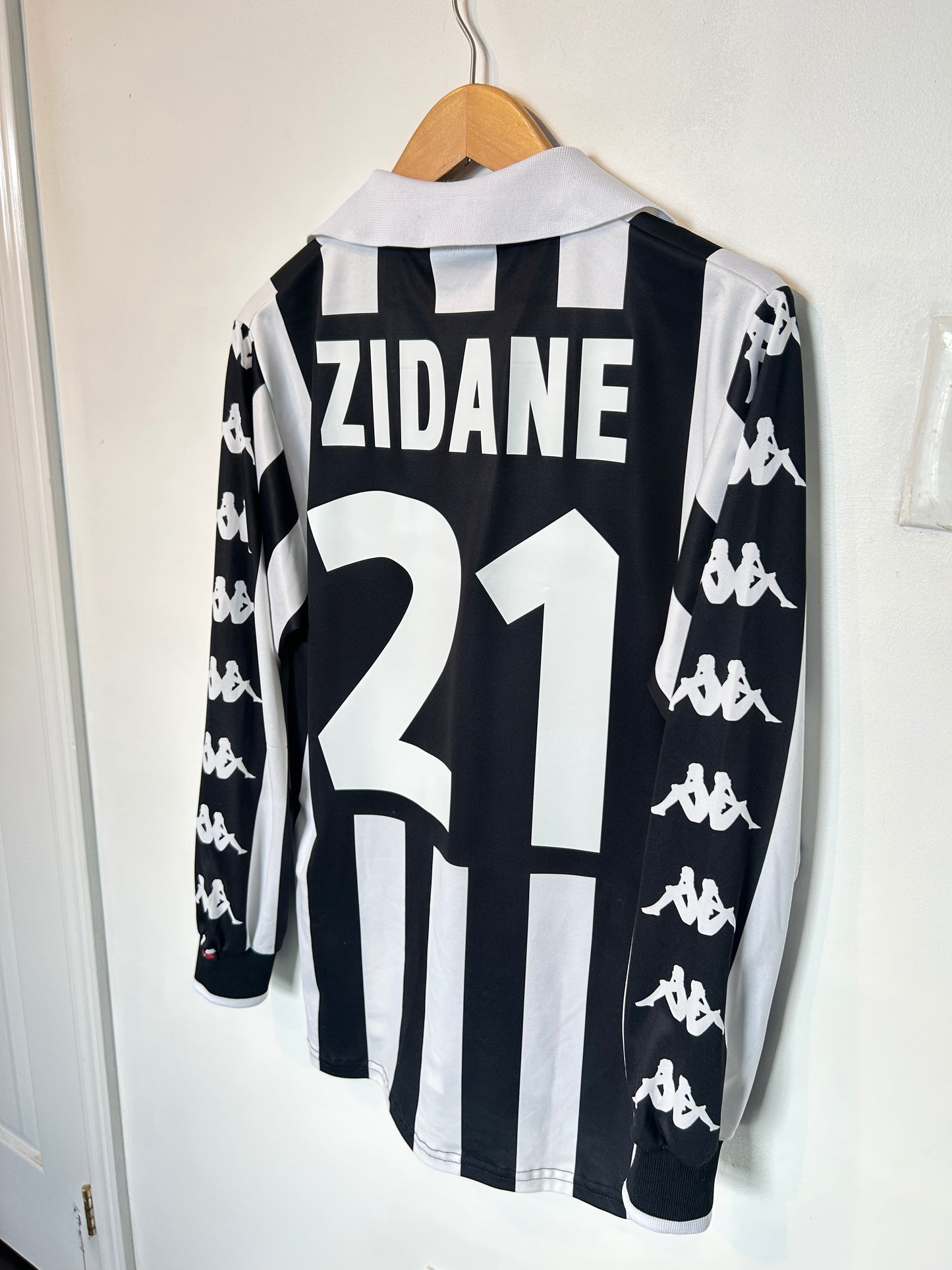 Juventus 1999-00 Home Shirt L/S - Zidane #21 - S