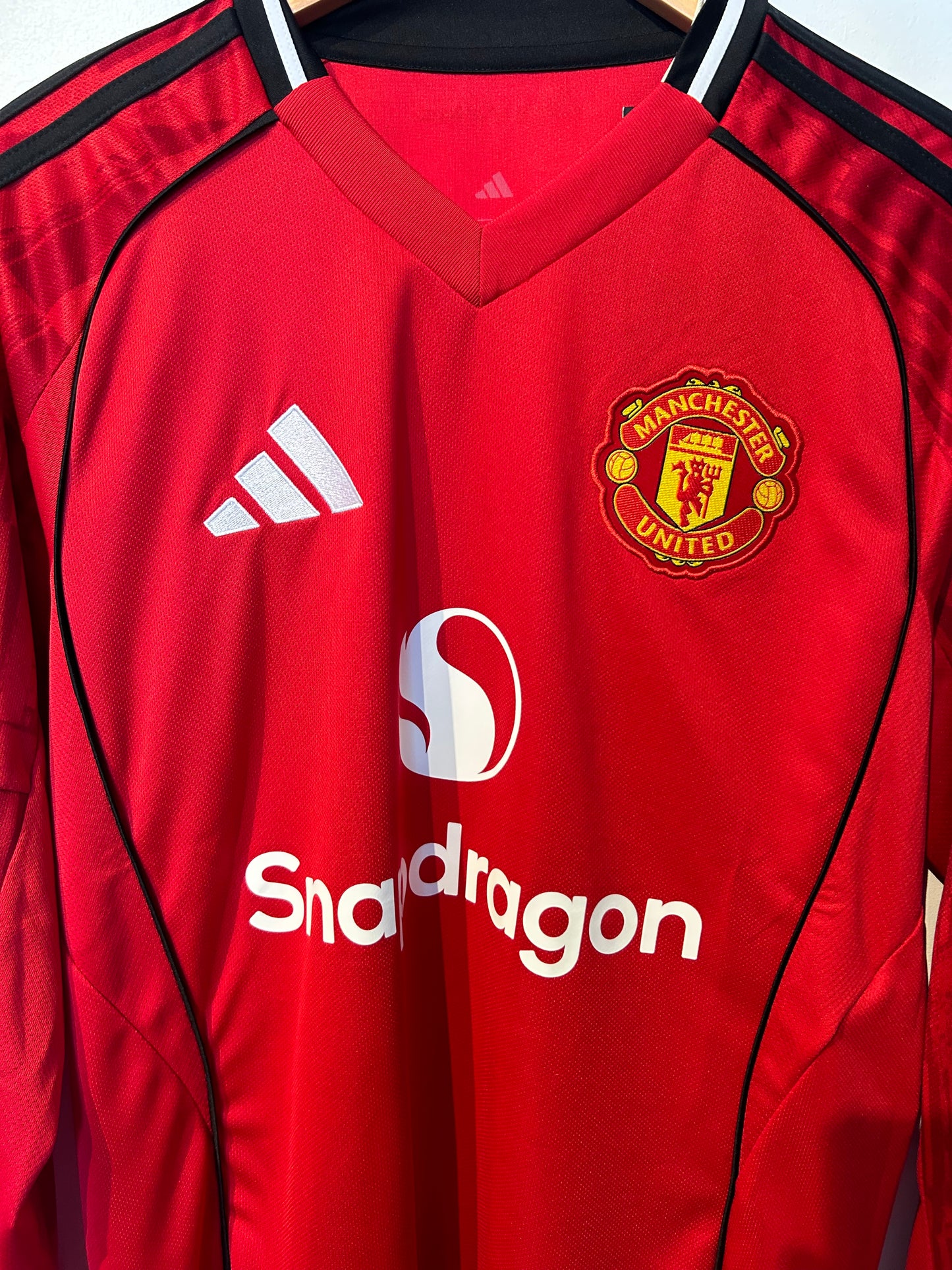 Manchester United 2025-26 Home Shirt L/S - B. Fernandes #8 - S BNWT